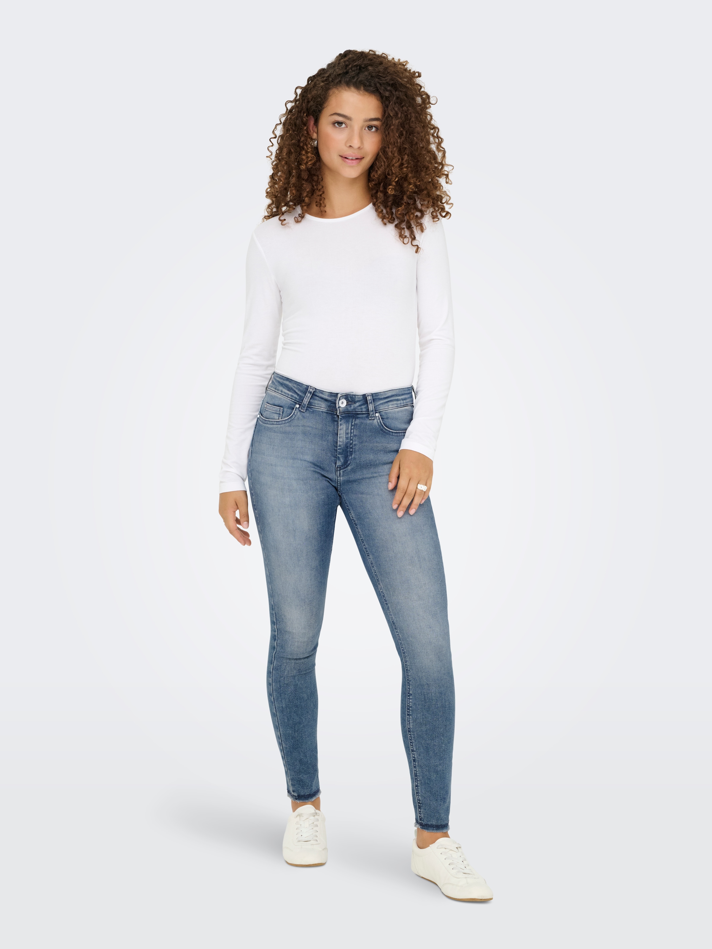 ONLY Skinny-fit-Jeans »ONLBLUSH MID SK ANK RW DNM REA158«