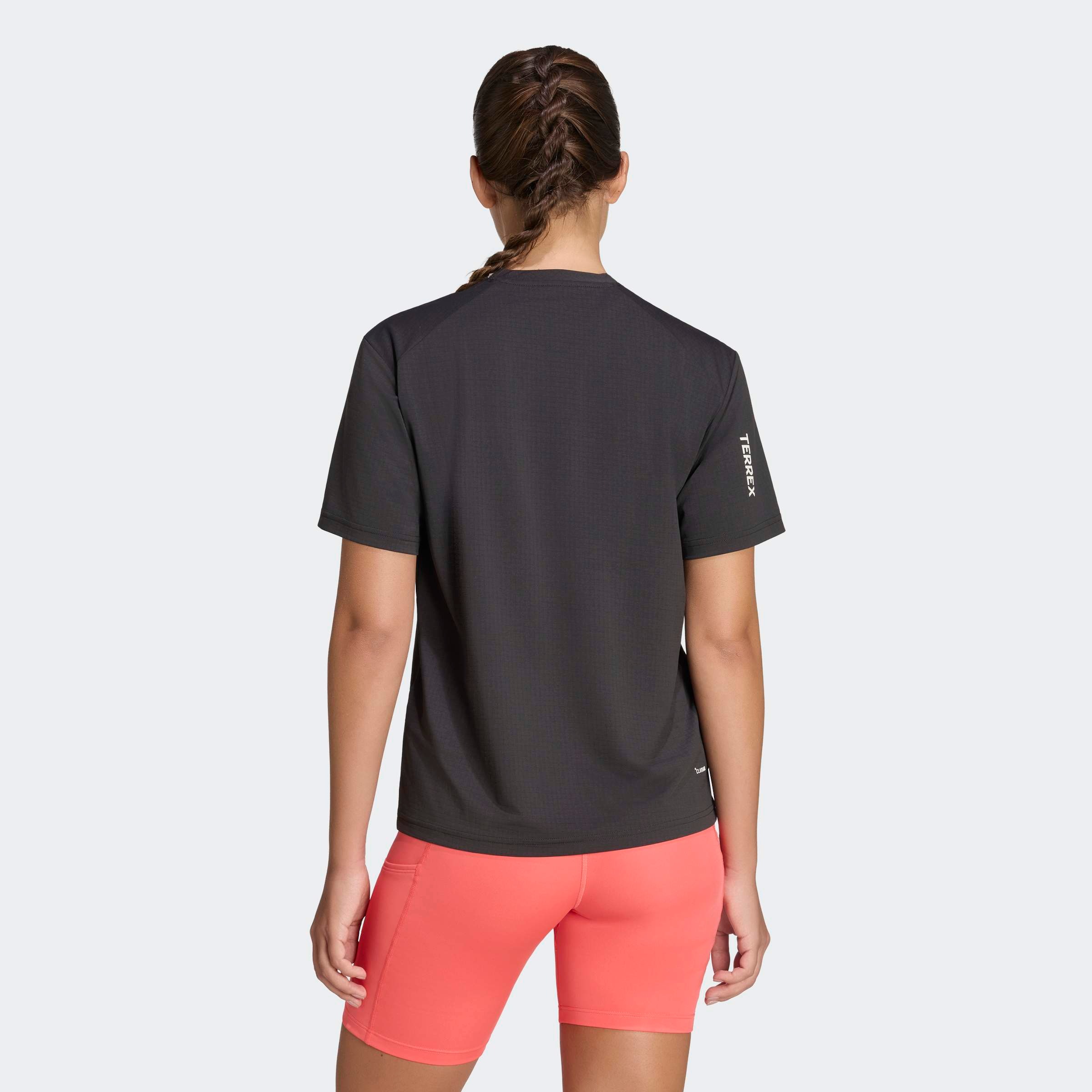 adidas TERREX Funktionsshirt »W MT LOG TECH T« für Sportmode und Outdoormode, mit Rundhalsausschnitt, Kurzarm