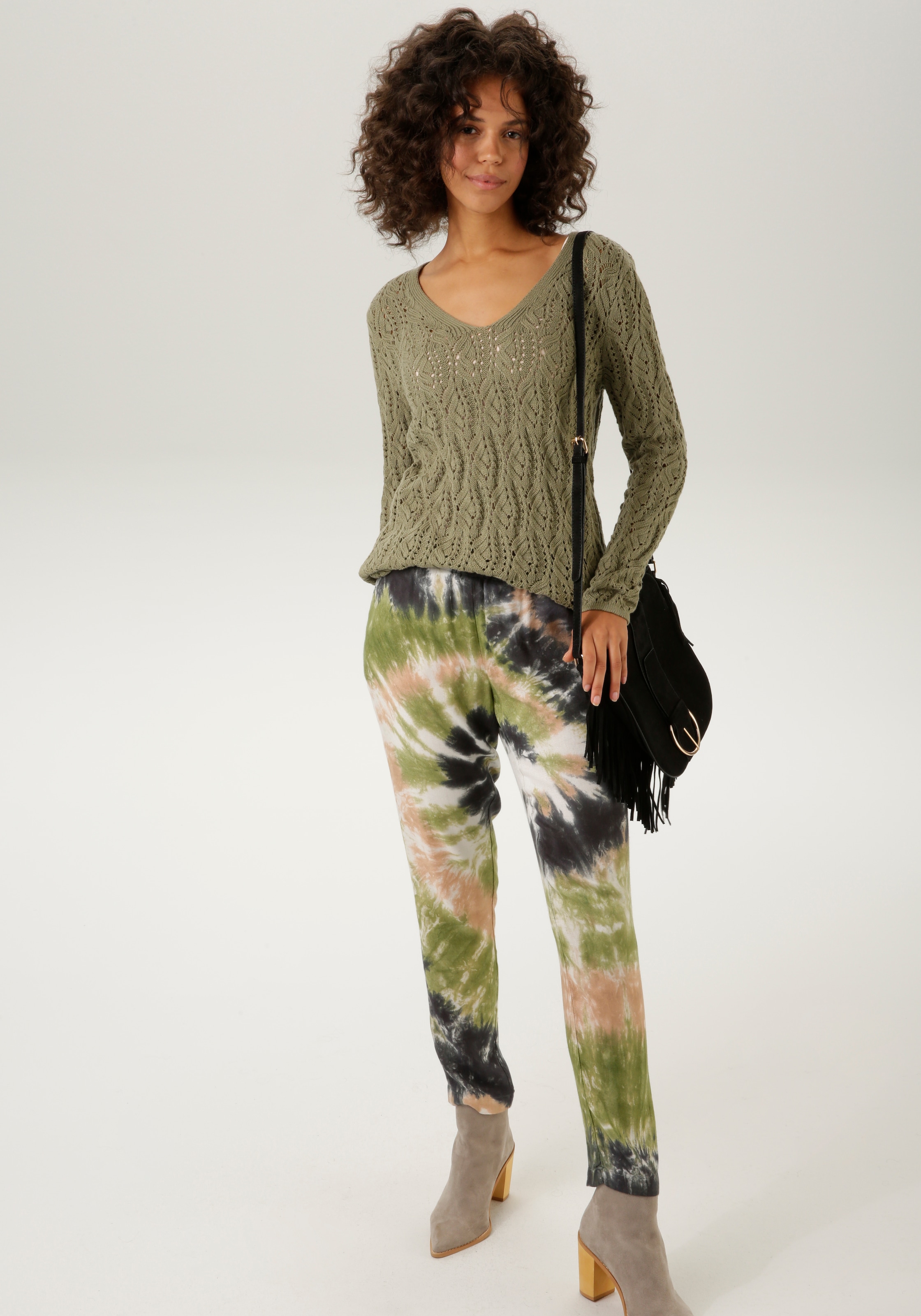 Aniston CASUAL Schlupfhose, mit Batikdruck - jedes Teil ein Unikat