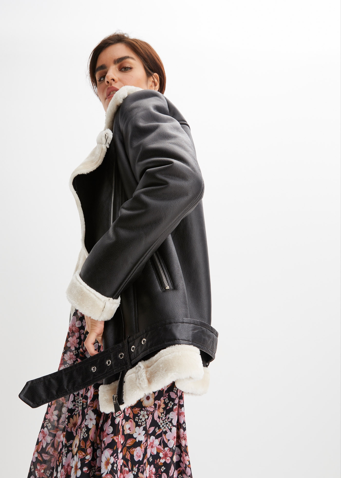 bonprix Bikerjacke unifarbenes Design mit Farbeinsätzen, mit Fellimitatkragen