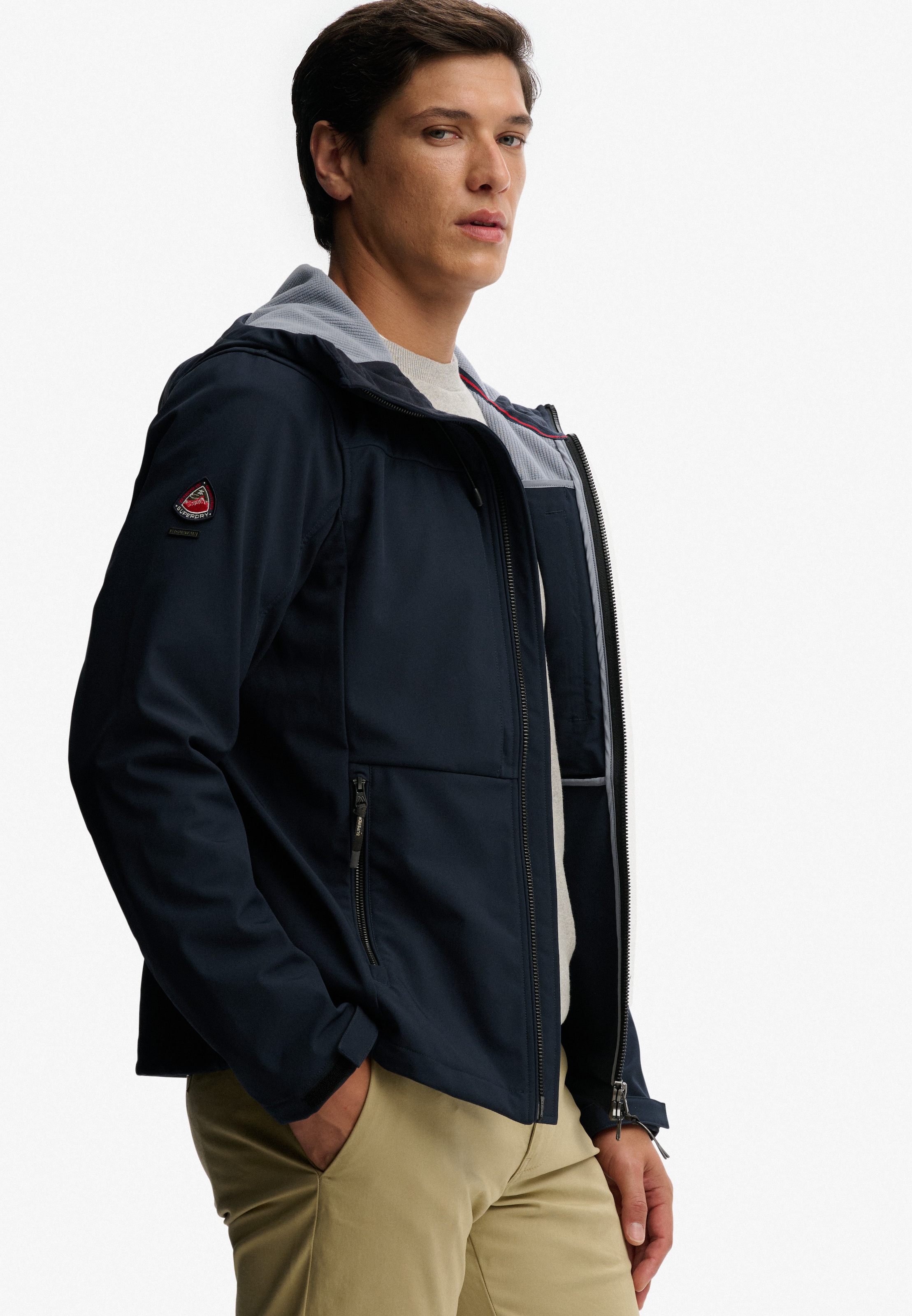 Superdry Outdoorjacke »HOODED SOFTSHELL TREKKER JKT« mit Kapuze