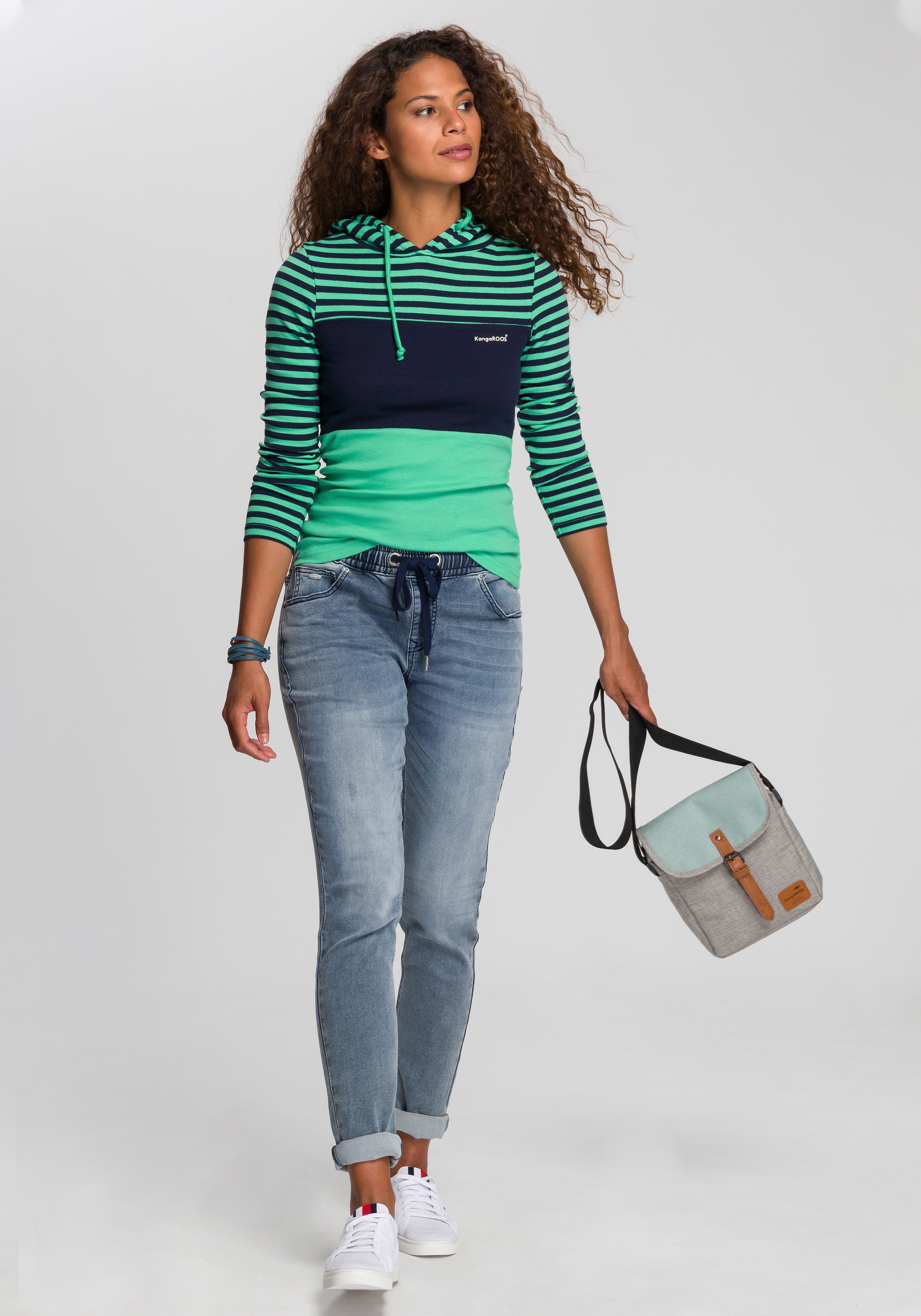 KangaROOS Kapuzenshirt, Langarm, sehr figurbetont, mit Colourblocking-Optik