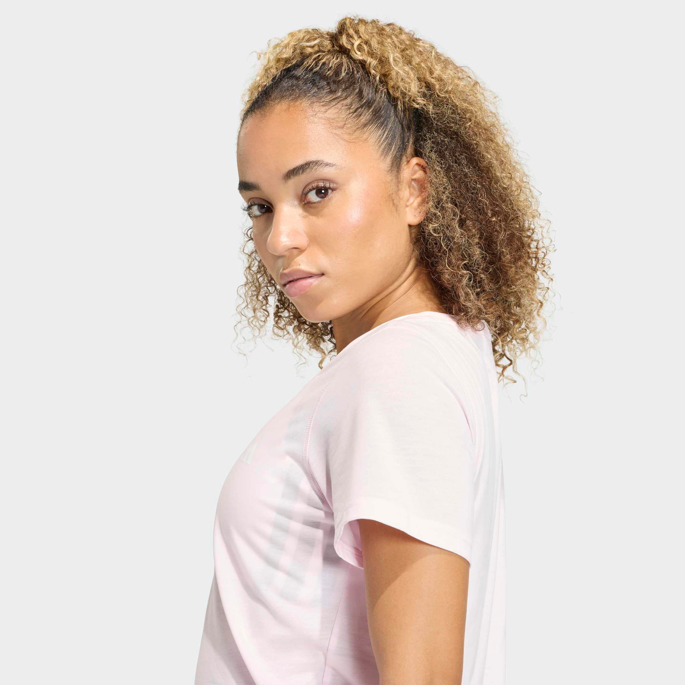 adidas Performance T-Shirt »WORKOUT ESSENTIALS MIT TIEFEM AUSSCHNITT«