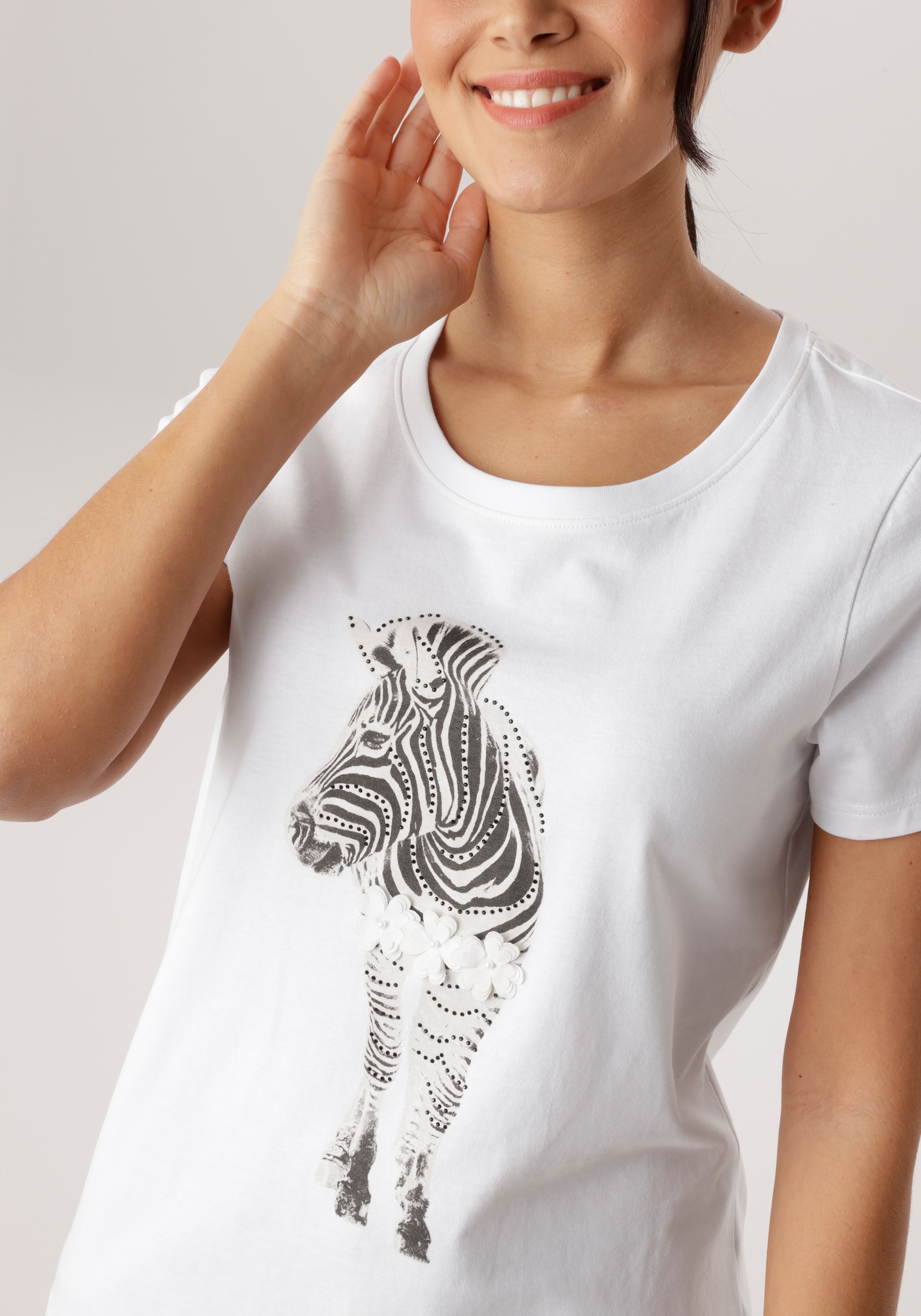 Aniston SELECTED T-Shirt mit aufwendiger 3D-Applikation - NEUE KOLLEKTION