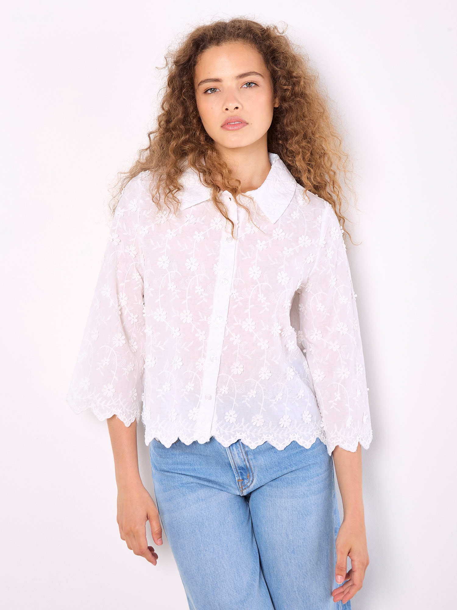 Apricot Shirtbluse »Bluse« mit Blumenapplikation
