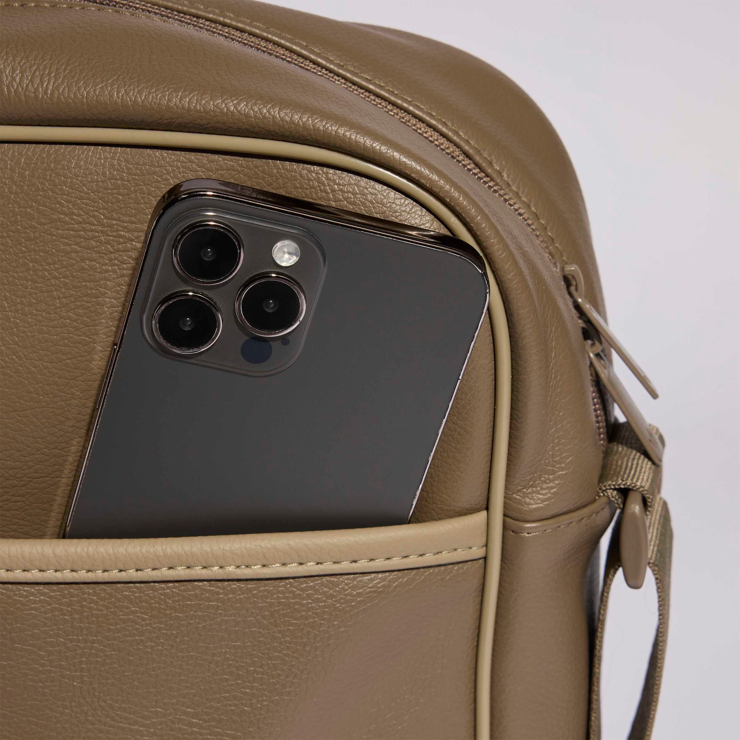 adidas Originals Sporttasche »AIRLINER« Schultertasche im angesagten Retrolook