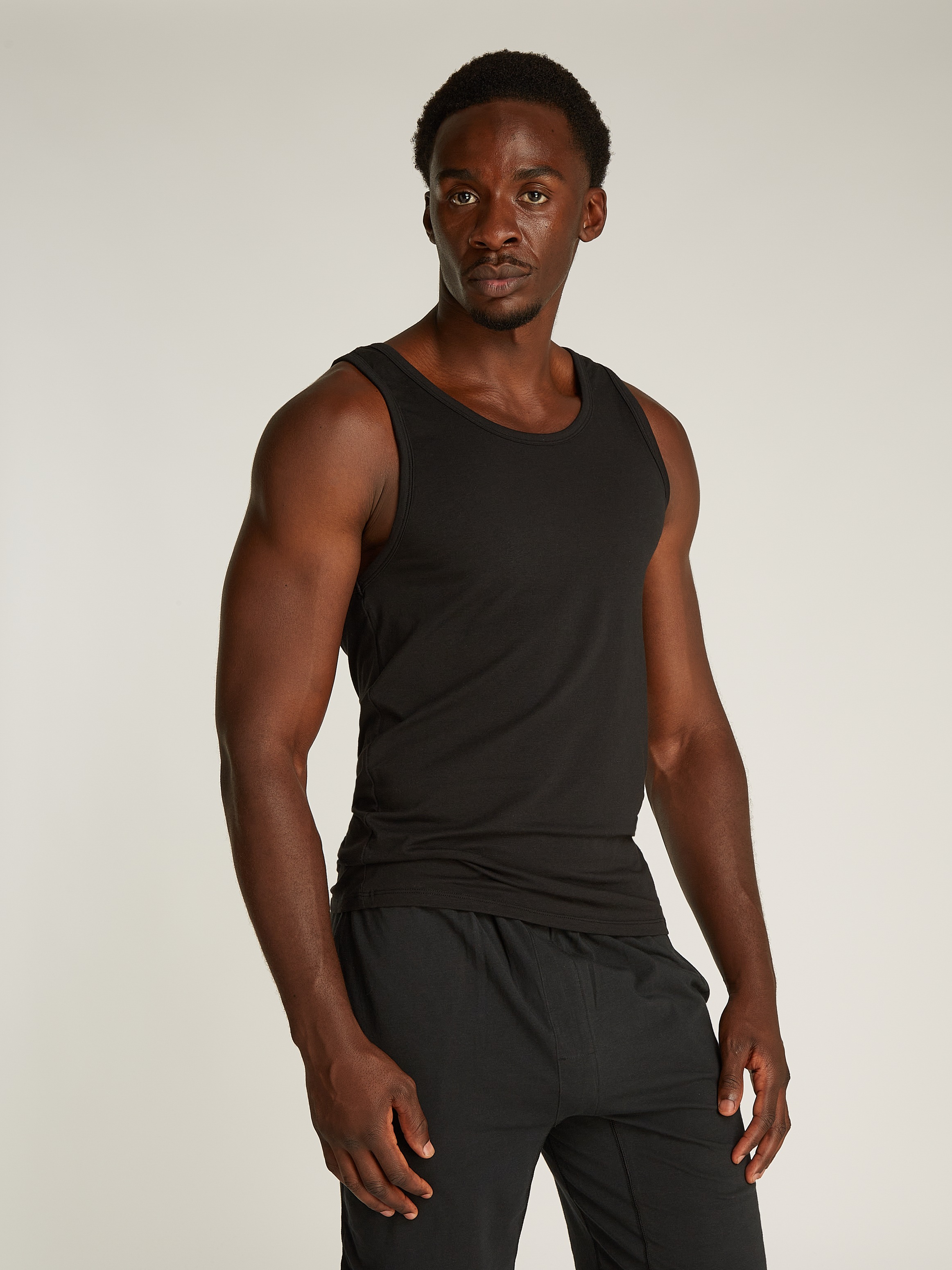 Calvin Klein Underwear T-Shirt »TANK 3PK«, (Packung, 3 tlg., 3er-Pack), mit Logo am Saum