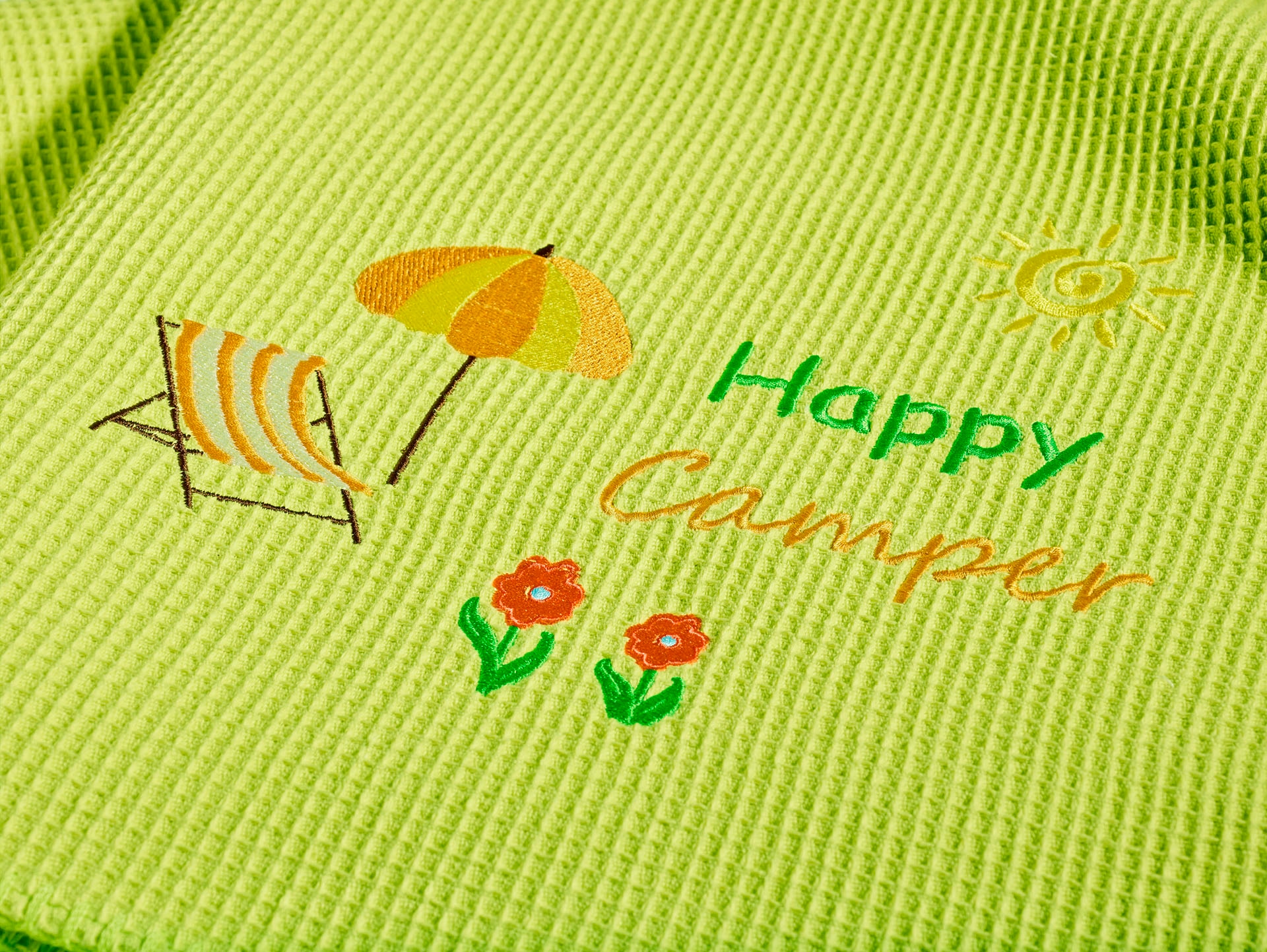 Kneer Wohndecke »Happy Camper«, geketteltem Schriftzug Baumwolle, Zierstich