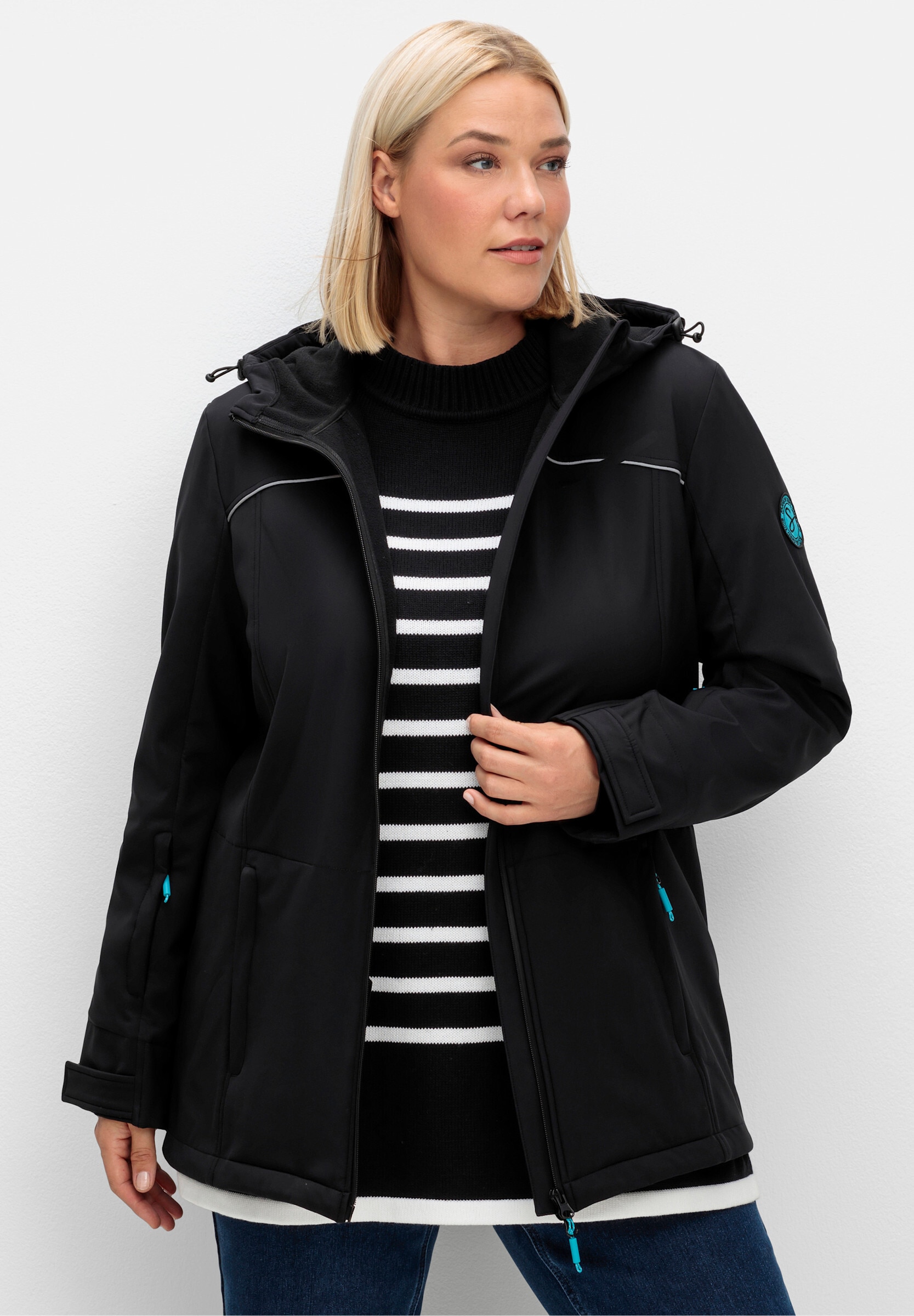 Sheego Softshelljacke »Funktionsjacke Skijacke aus Softshell, wasser- und windabweisend« mit Kapuze