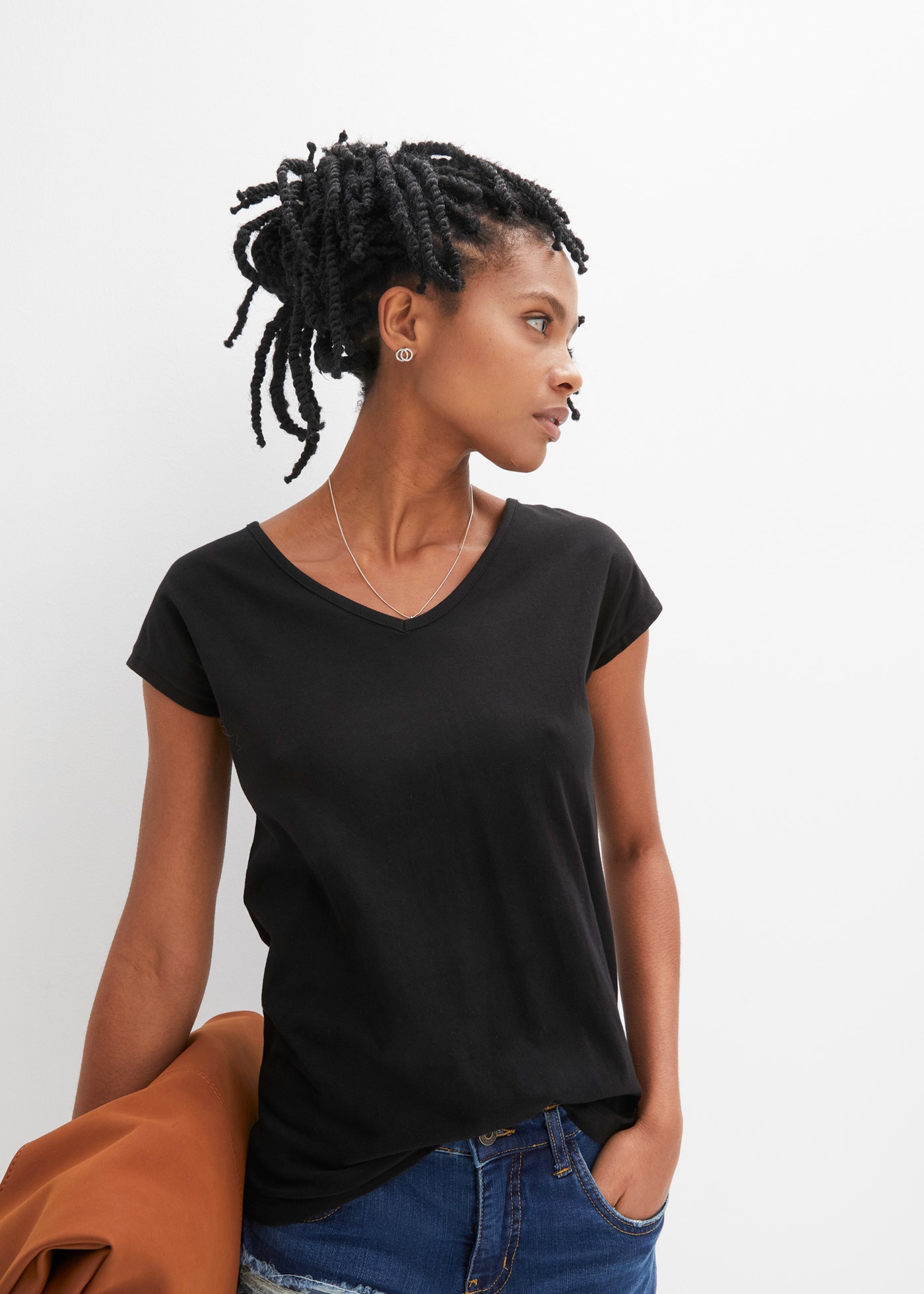bonprix T-Shirt lockere Passform, mit V-Ausschnitt, mit coolem Rückendetail