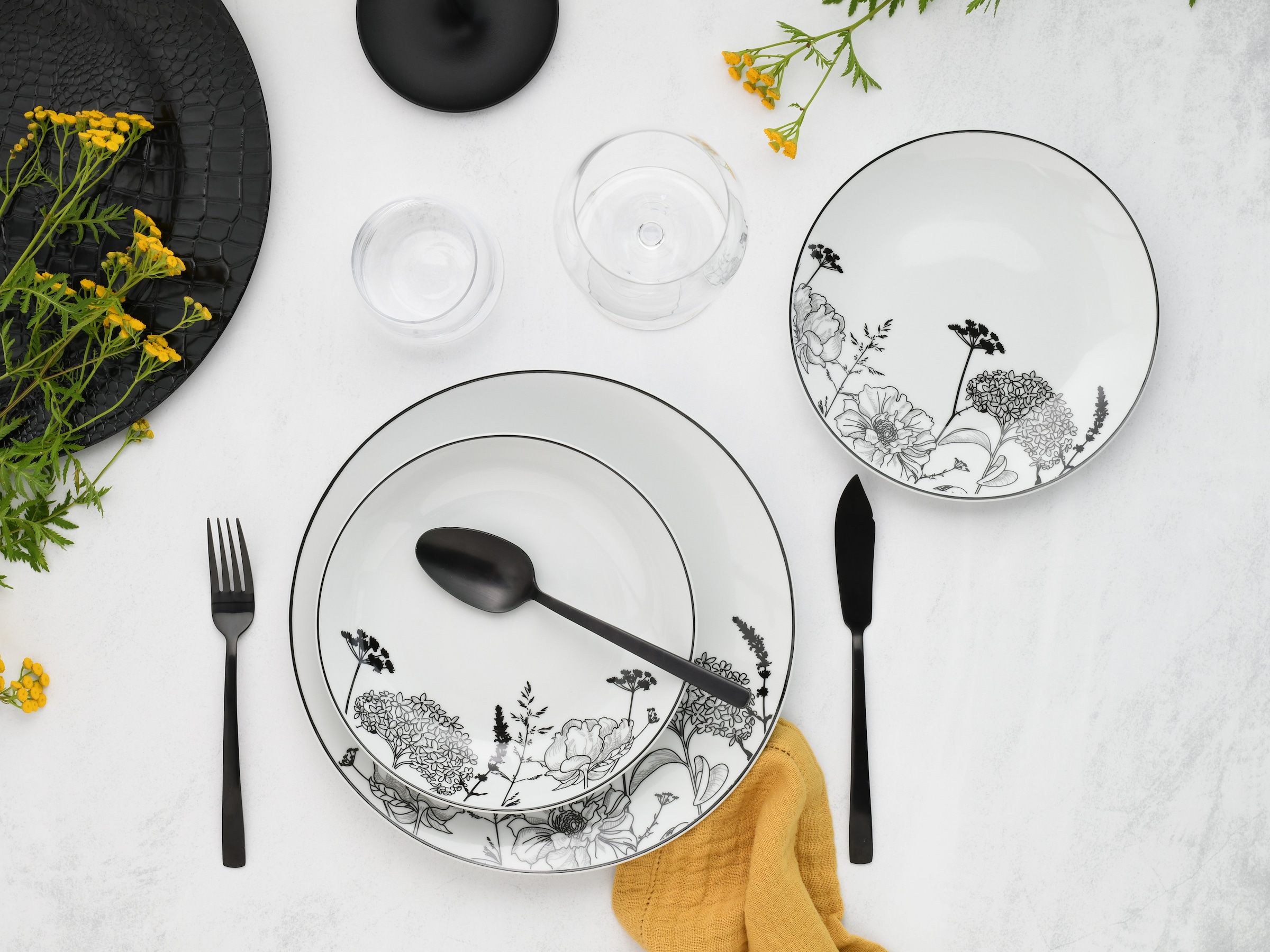 CreaTable Teller-Set »Luna Black Flower, Teller Set 18-tlg« Harmonische Coupeform