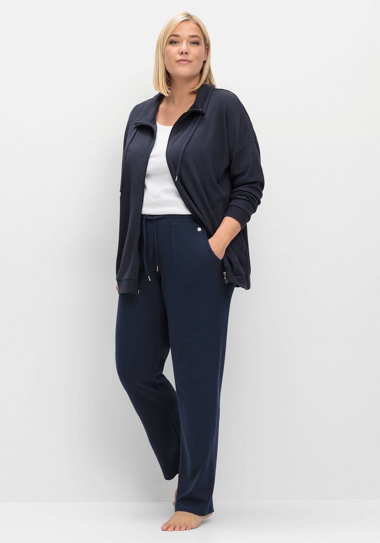 Sheego Sweatjacke »Sweatjacke mit Stehkragen und Bindeband«
