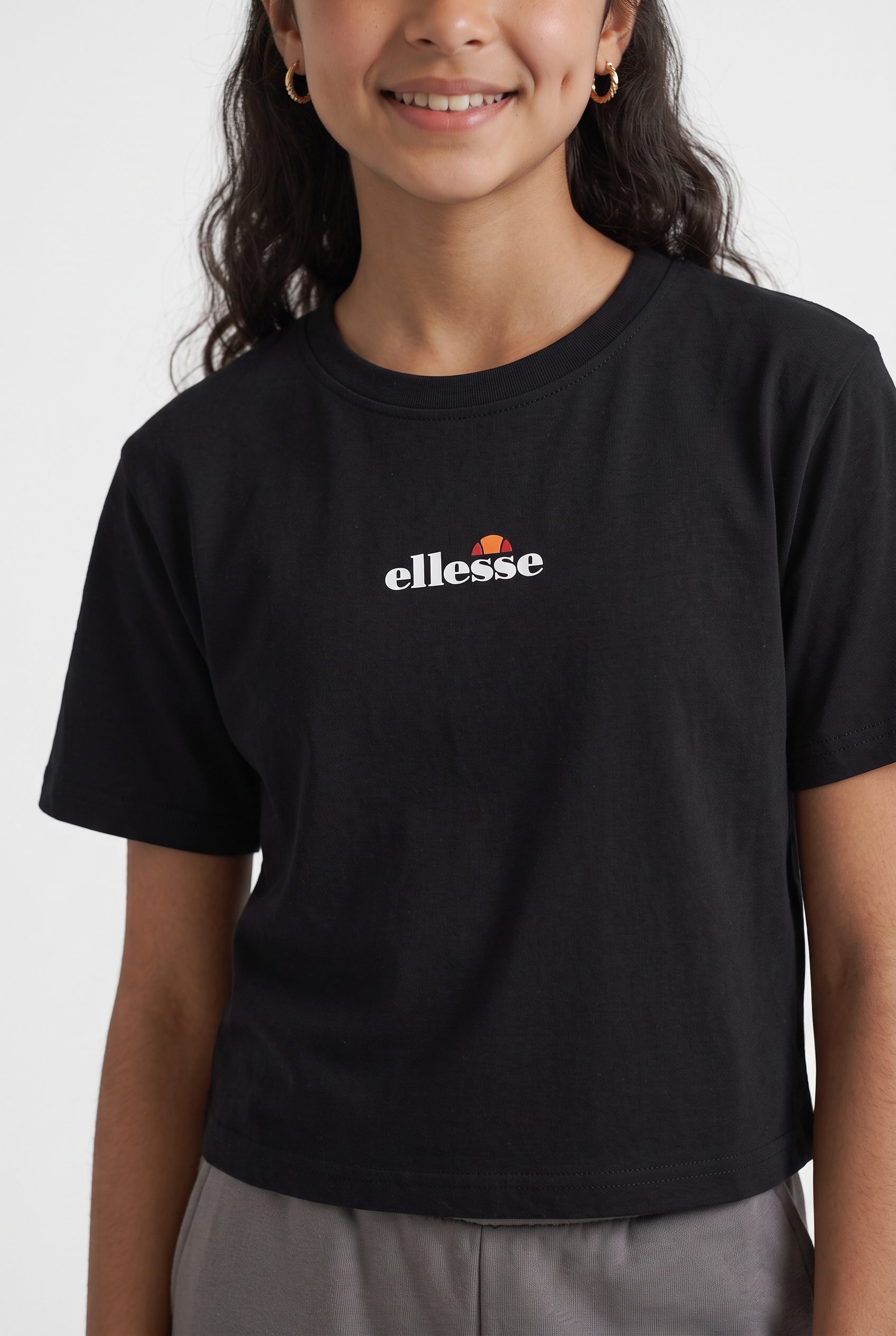 Ellesse T-Shirt »PINEROLO TEE« mit Rundhalsausschnitt, Kurzarm-Design, aus Baumwolle, normale Länge
