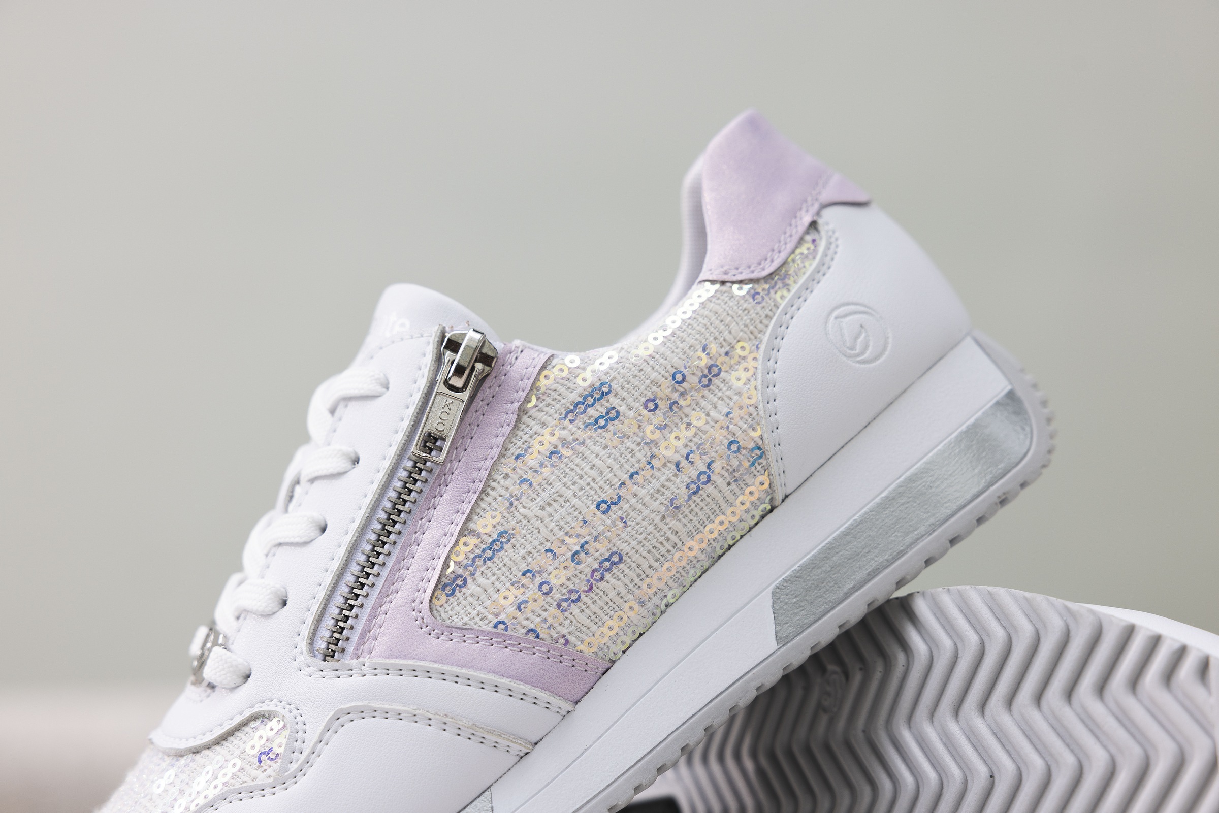 Remonte Keilsneaker, mit modischem Kontrastbesatz, Freizeitschuh, Halbschuh, Schnürschuh