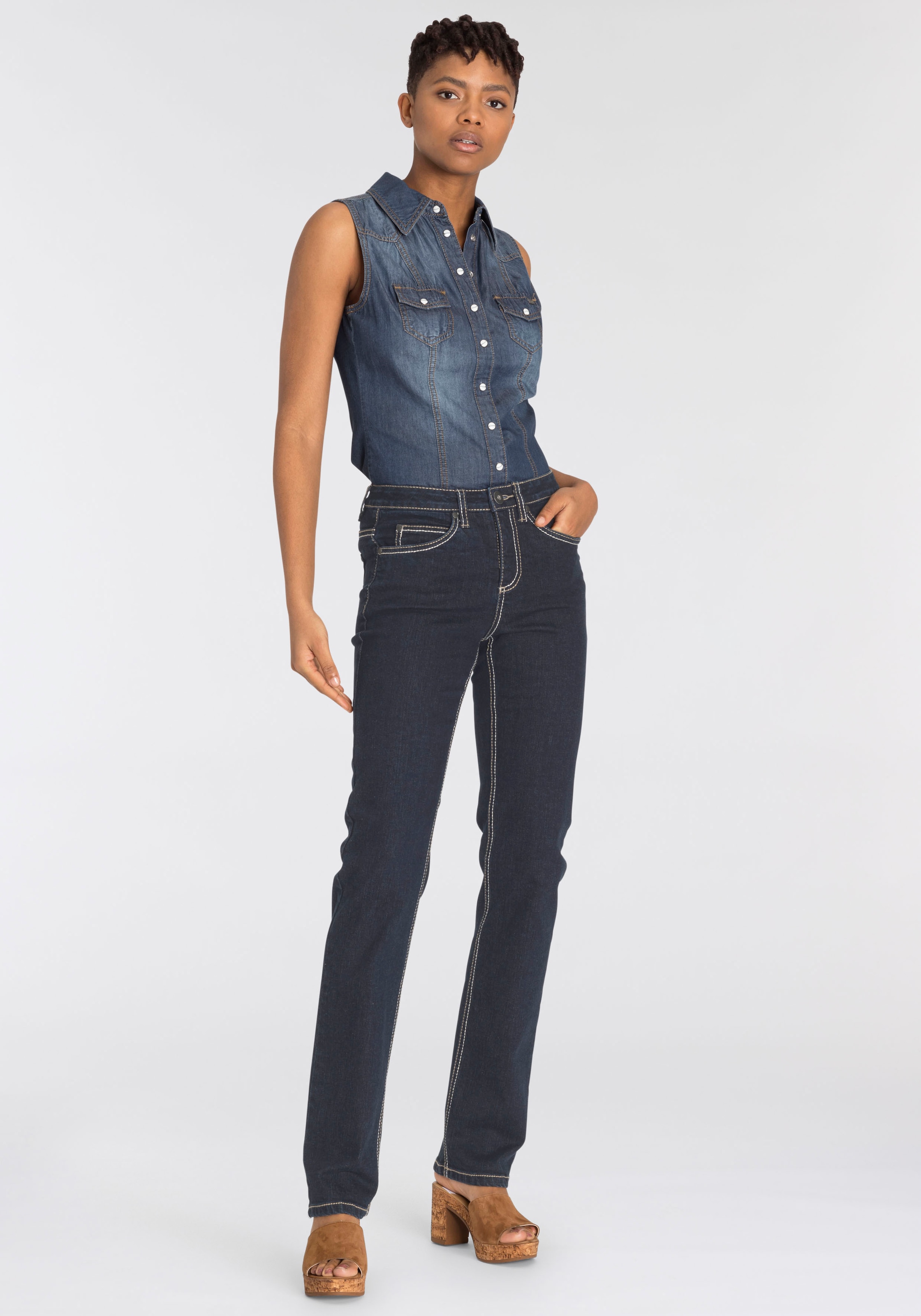 Arizona Gerade Jeans »Comfort-Fit«, High Waist mit Kontrastnähten bei ♕