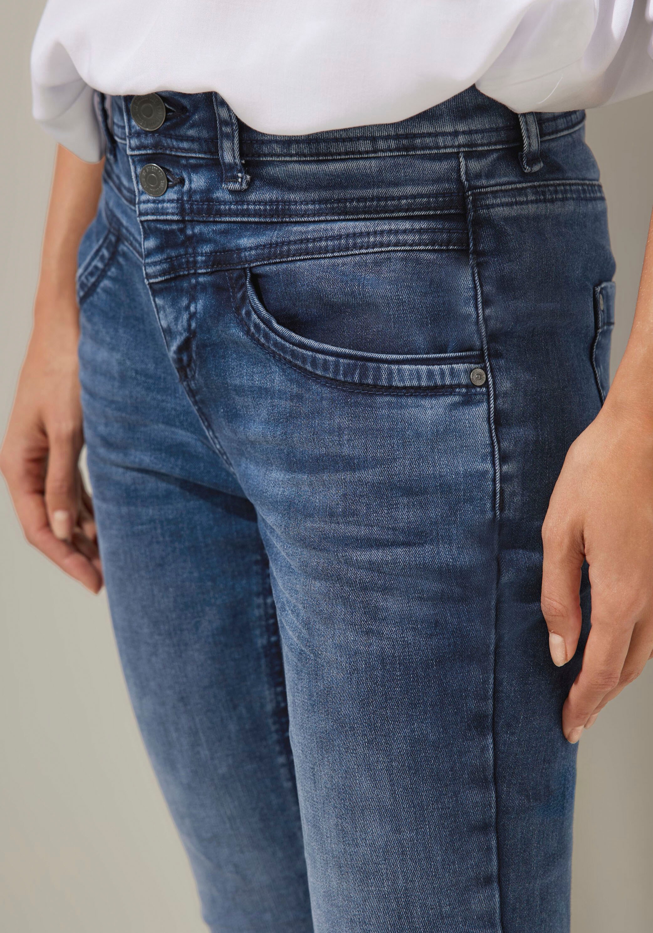 STREET ONE Slim-fit-Jeans, im 4-Pocket-Stil bei ♕