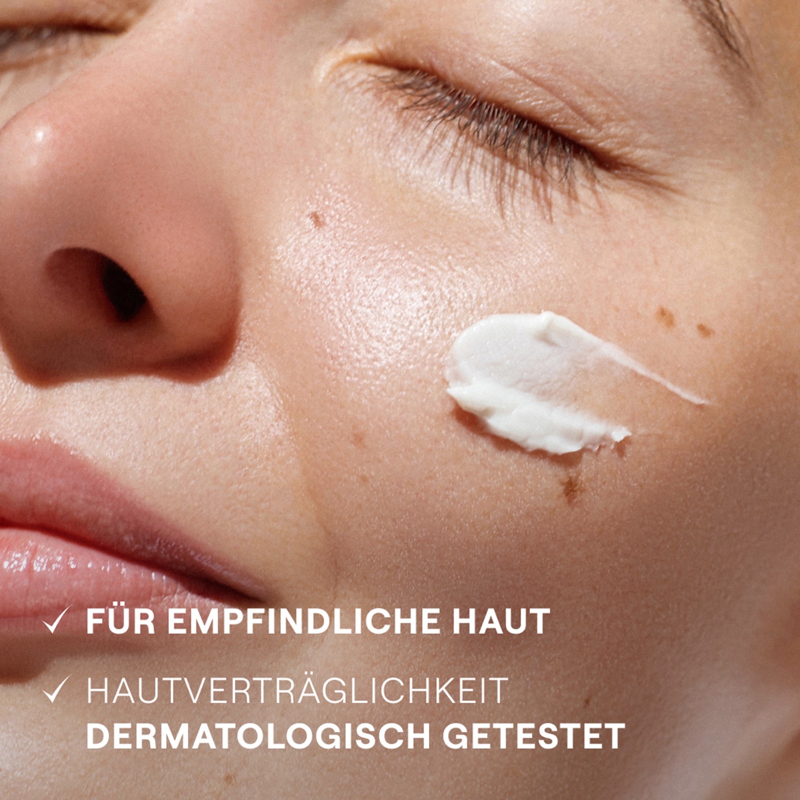 WELEDA Gesichtspflege »Weleda Sensitiv Feuchtigkeitscreme Leicht Mandel« für alle Hauttypen, parfümfrei, spendet intensive Feuchtigkeit