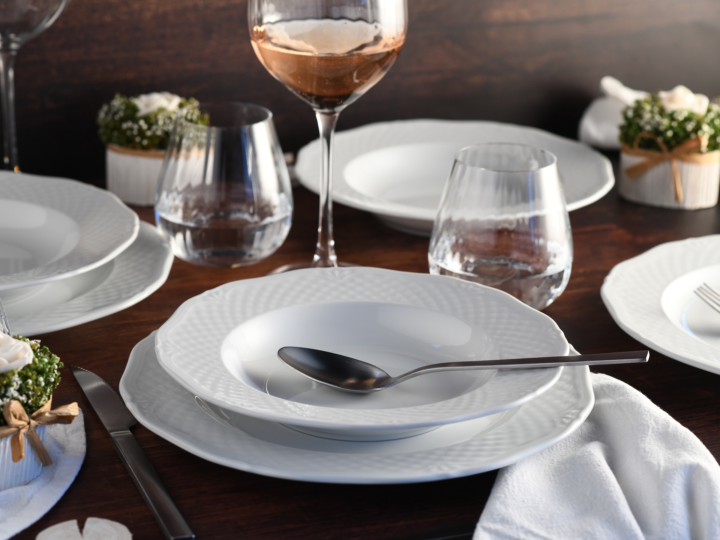 CreaTable Tafelservice »Arianne Weiss, Service 12-tlg.« Teller Set, Klassisch, Zeitlos