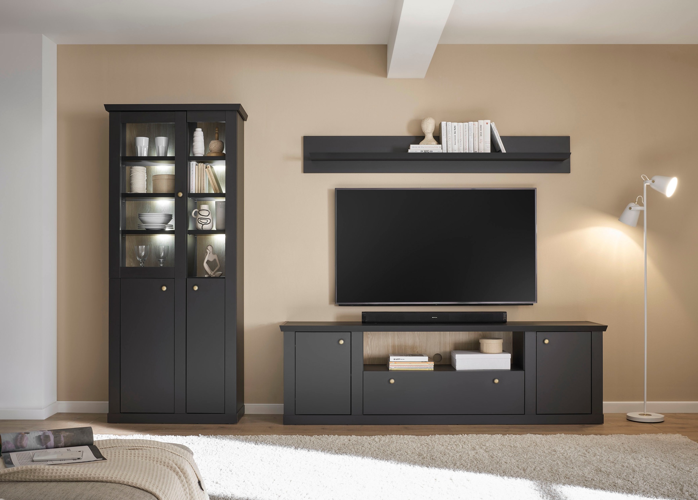 Home affaire Lowboard »Lincoln, moderner TV-Schrank, schwarze Kommode, TV-Unterschrank« edles Design, messingfarbene Knopfgriffe, in 2 Größen verfügbar