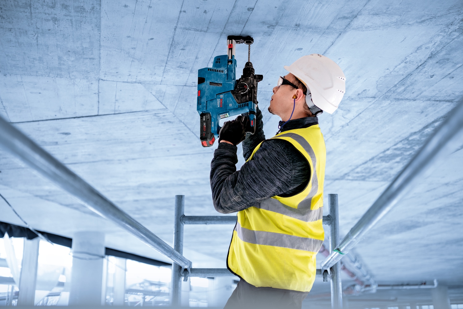 Bosch Professional Akku Starter-Set »EXBA 18V-40« 2 Akkus 4Ah, inkl. Ladegerät