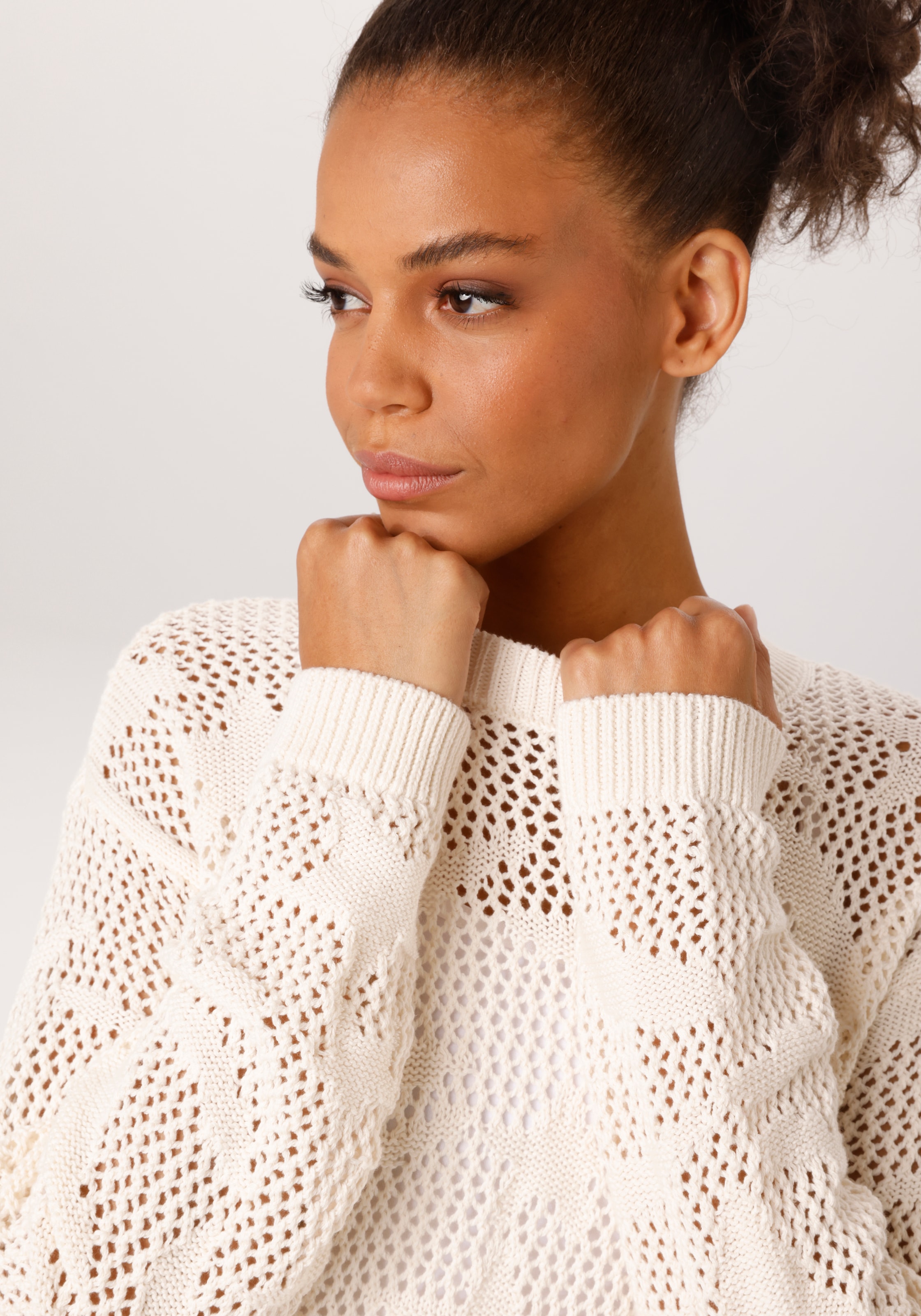 Aniston CASUAL Strickpullover im trendigen Ajour-Muster mit eingestrickten Motiven - NEUE KOLLEKTION