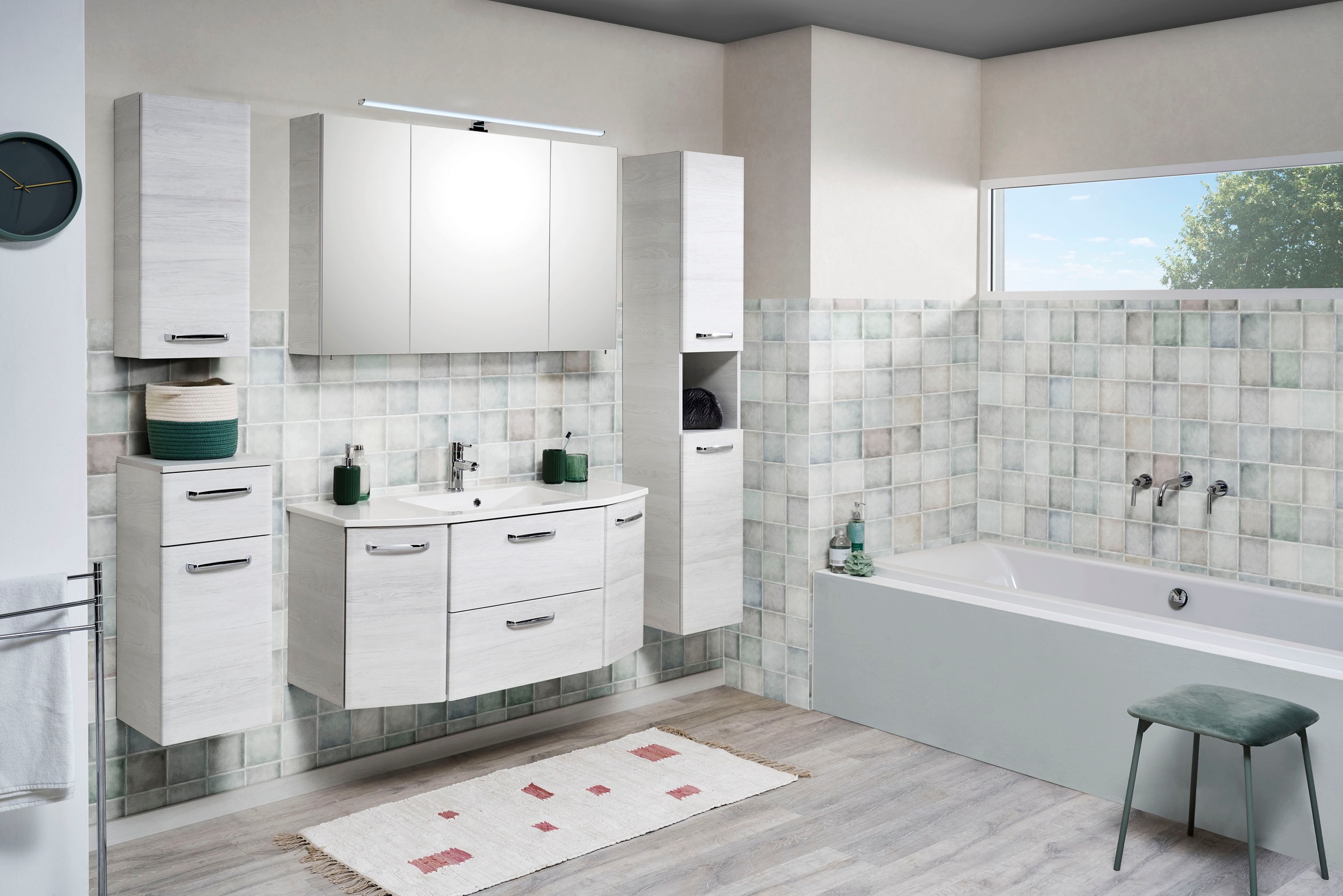 Saphir Hängeschrank »Quickset Wand-Badschrank 30 cm breit mit 1 Tür und 2 Glas-Einlegeböden« Badezimmer-Hängeschrank inkl. Türdämpfer, Griffe in Chrom Glanz