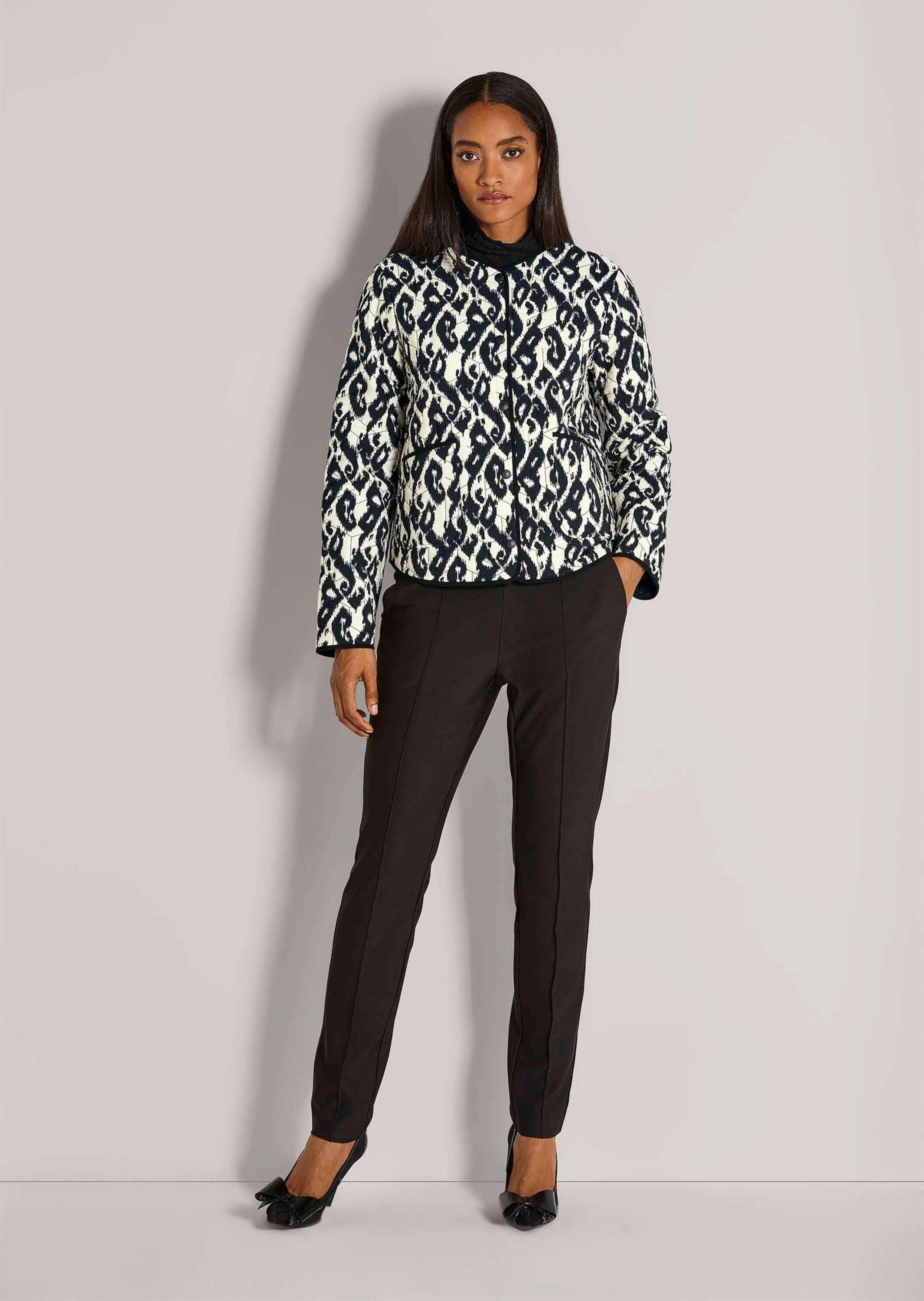 MADELEINE Kurzjacke »Übergangsjacke Modische Steppjacke mit Animal-Print«