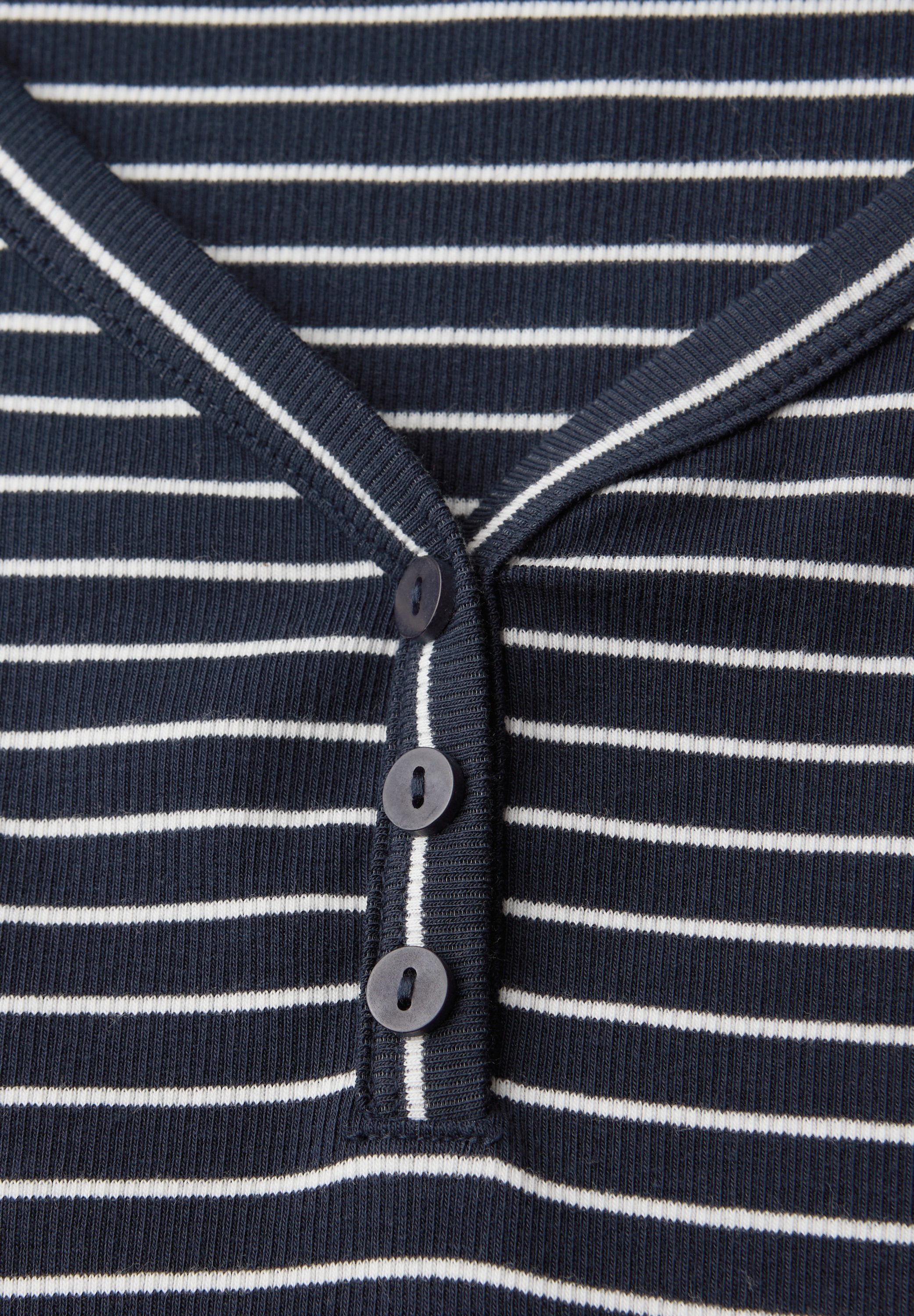 STREET ONE Langarmshirt im Streifen-Design und mit V-Ausschnitt