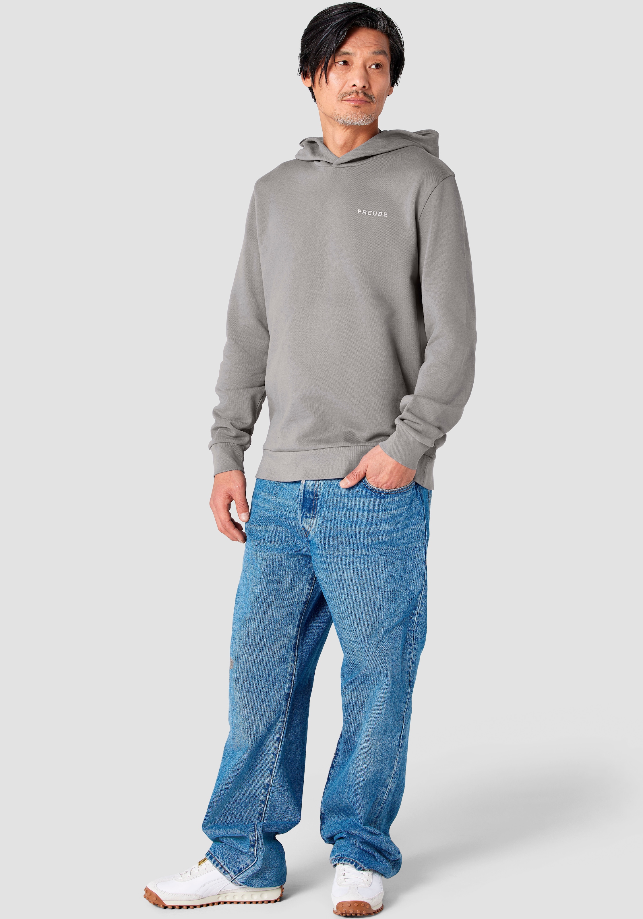 BMW Hoodie mit Logodruck auf Brusthöhe