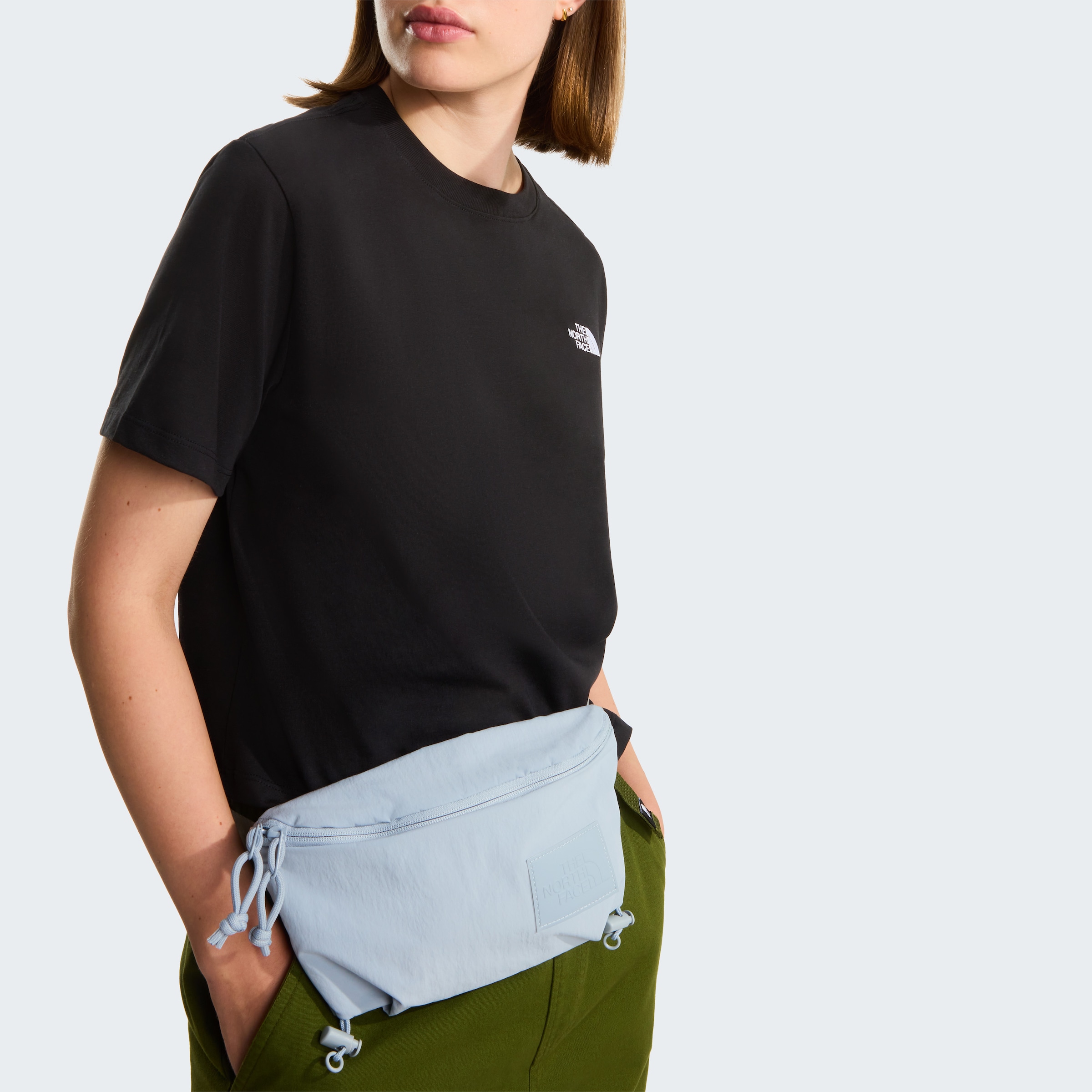 The North Face T-Shirt »W EVOLUTION SIMPLE DOME CROP RLX SS TEE« sportlicher Stil, kurzer und relaxter Schnitt, aus Poly-Baumwolle