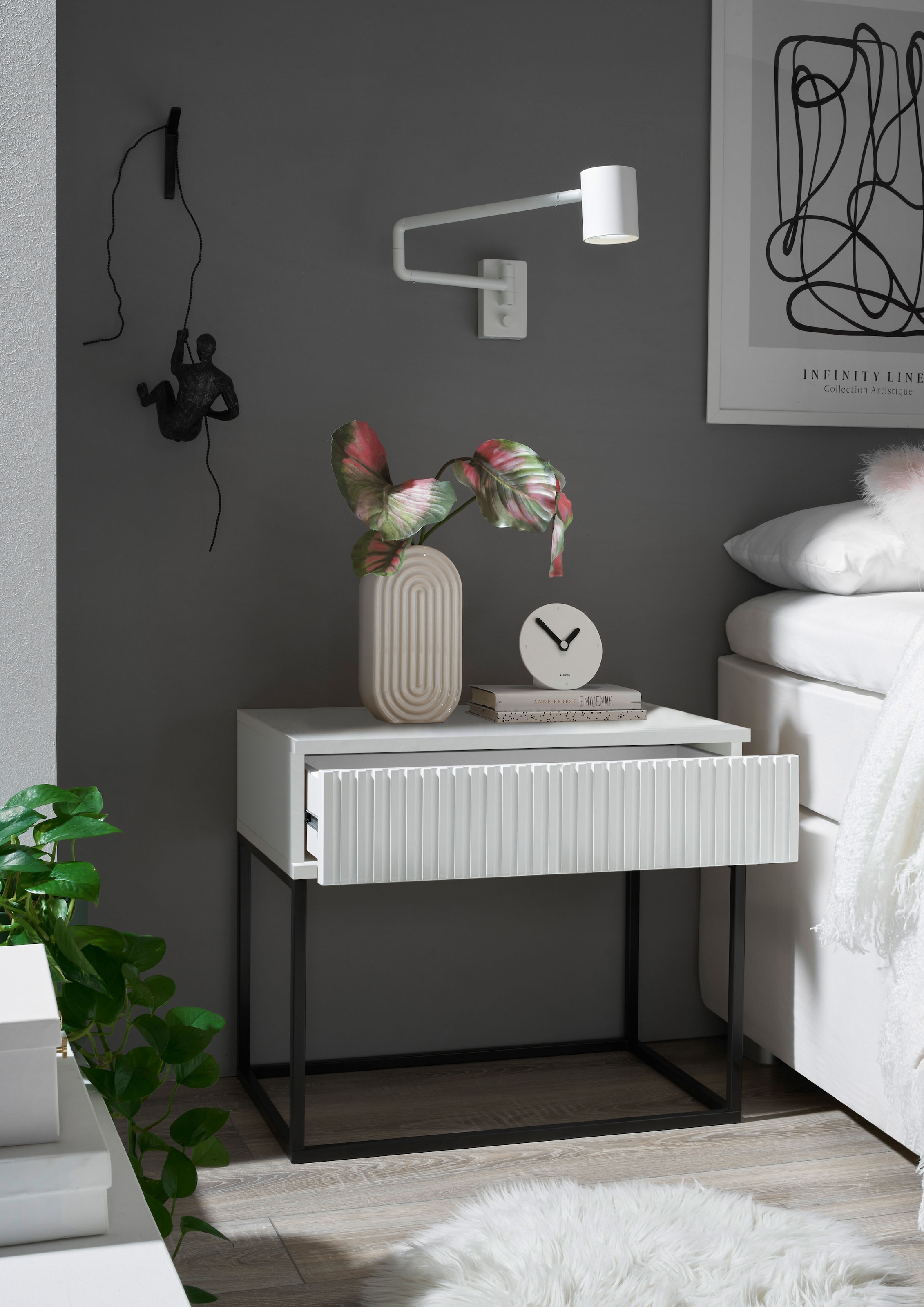 Schlafkontor Nachtkommode »Marle Nachtkonsole, Nachtkästchen auf Metall-Fußgestell« Schubkasten in Rillenoptik auf schwarzem Metallgestell