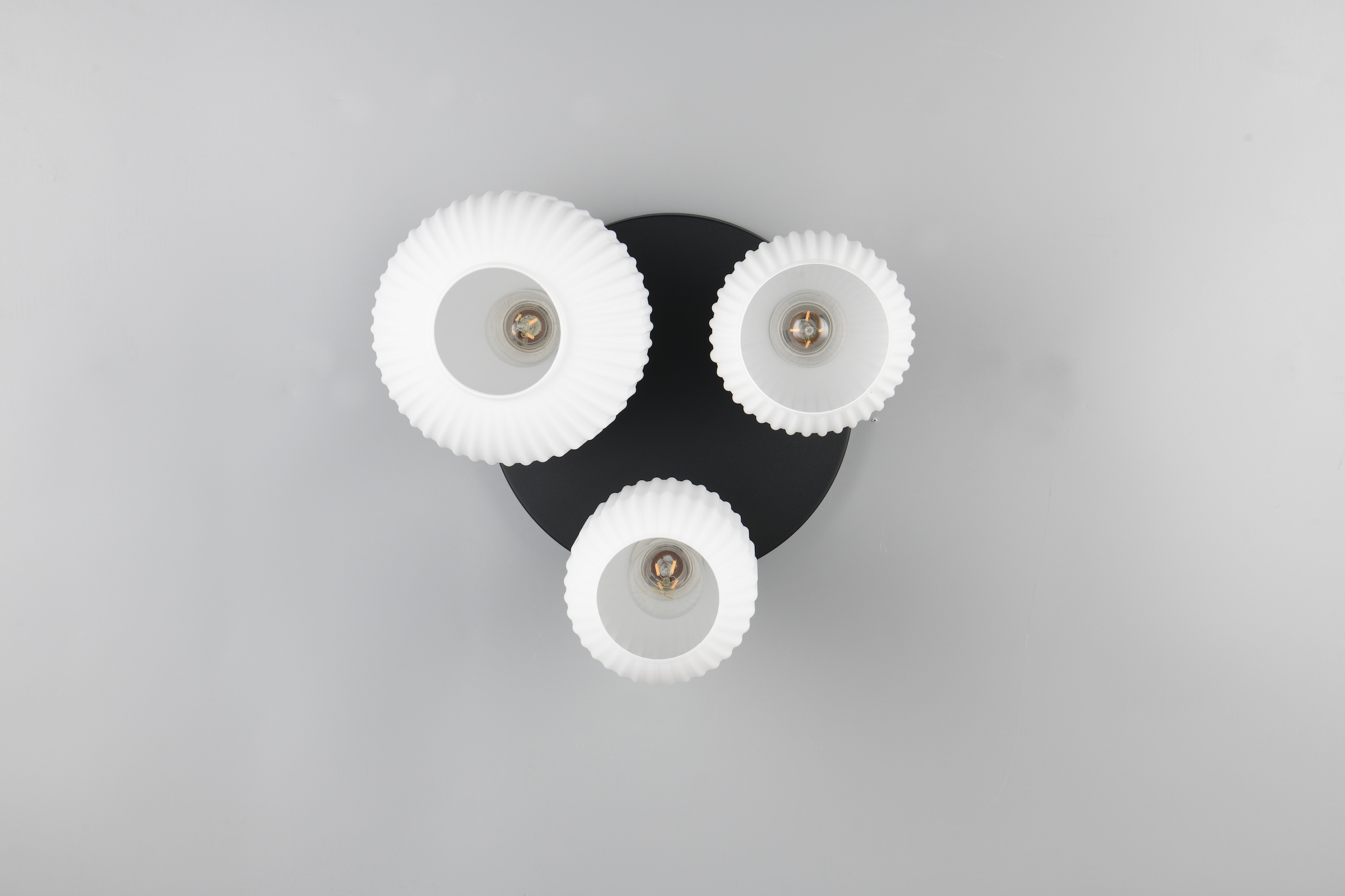 TRIO Leuchten Deckenleuchte »DIVA, E27 Deckenlampe 3-flammig mit Glasschirm, exkl 3xE27 max 10W« E27 1 Stk. warmweiß - kaltweiß Deckenlampe Ø 39cm, Glasschirme in 3 Formen, Lampe Wohnzimmer Küche