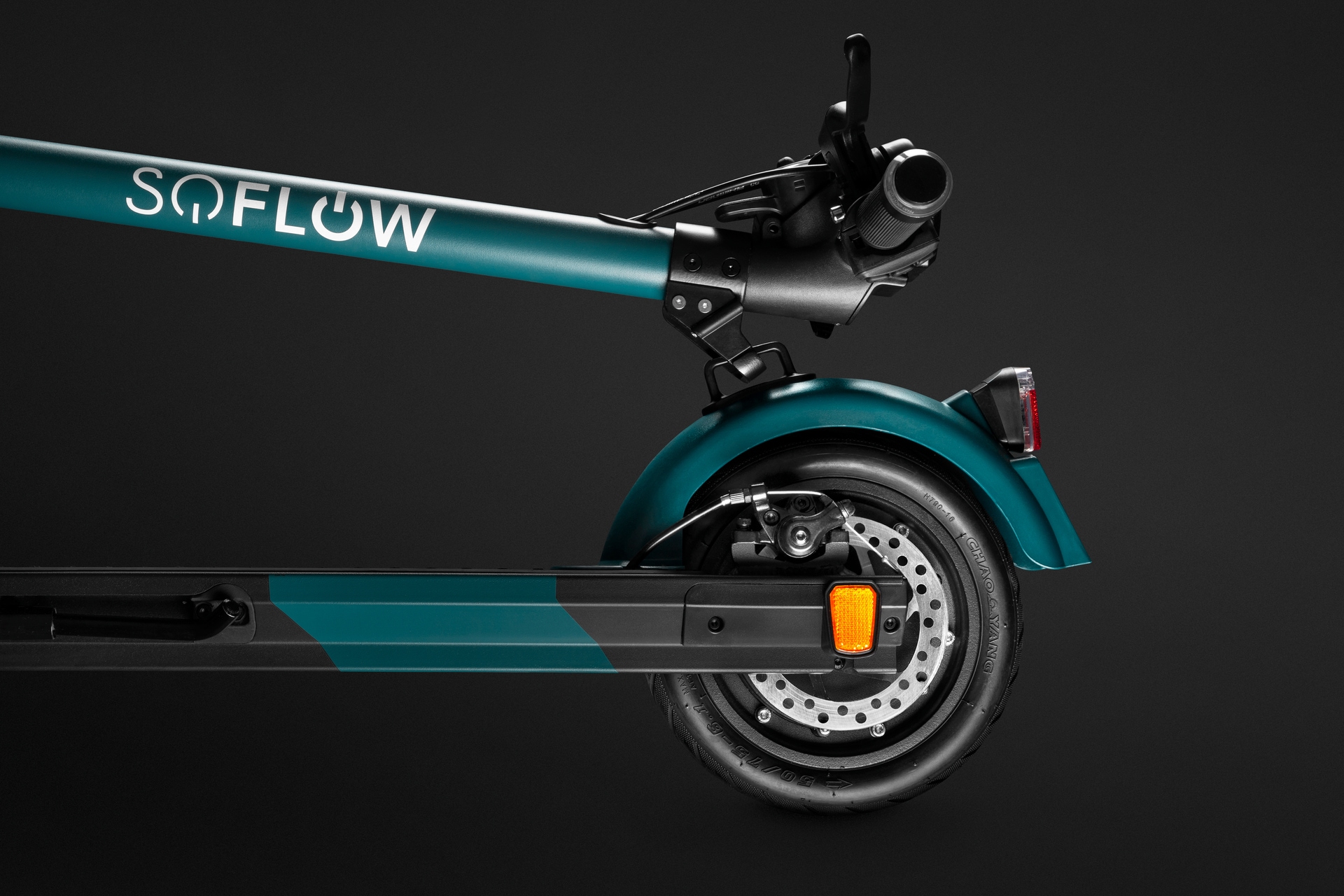 soflow E-Scooter »SO4 Gen.3«, 20 km/h, 25 km, bis zu 25 km Reichweite bei