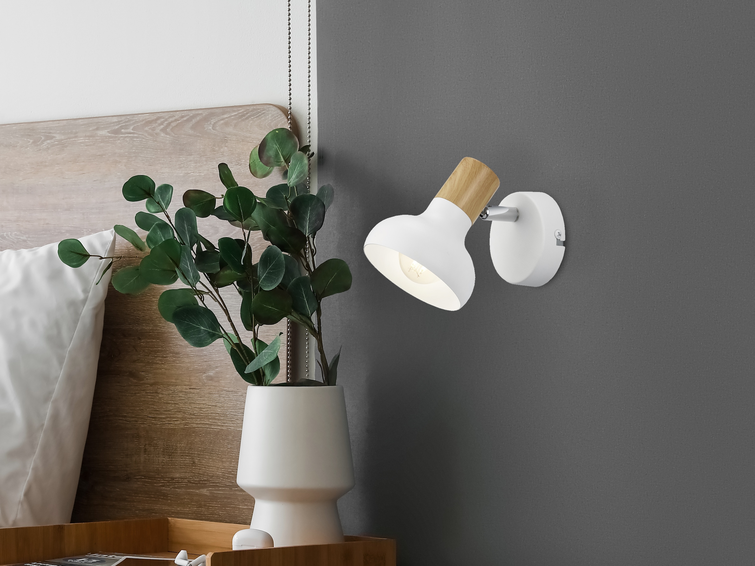 REALITY Leuchten Deckenstrahler »LATIKA, Strahler 1-flammig, exkl 1x E14 max 10W, Deckenspot Wandspot« E14 1 Stk. warmweiß - kaltweiß schwenkbarer Strahler, Metall und Holzoptik Lackierung, Spot Licht