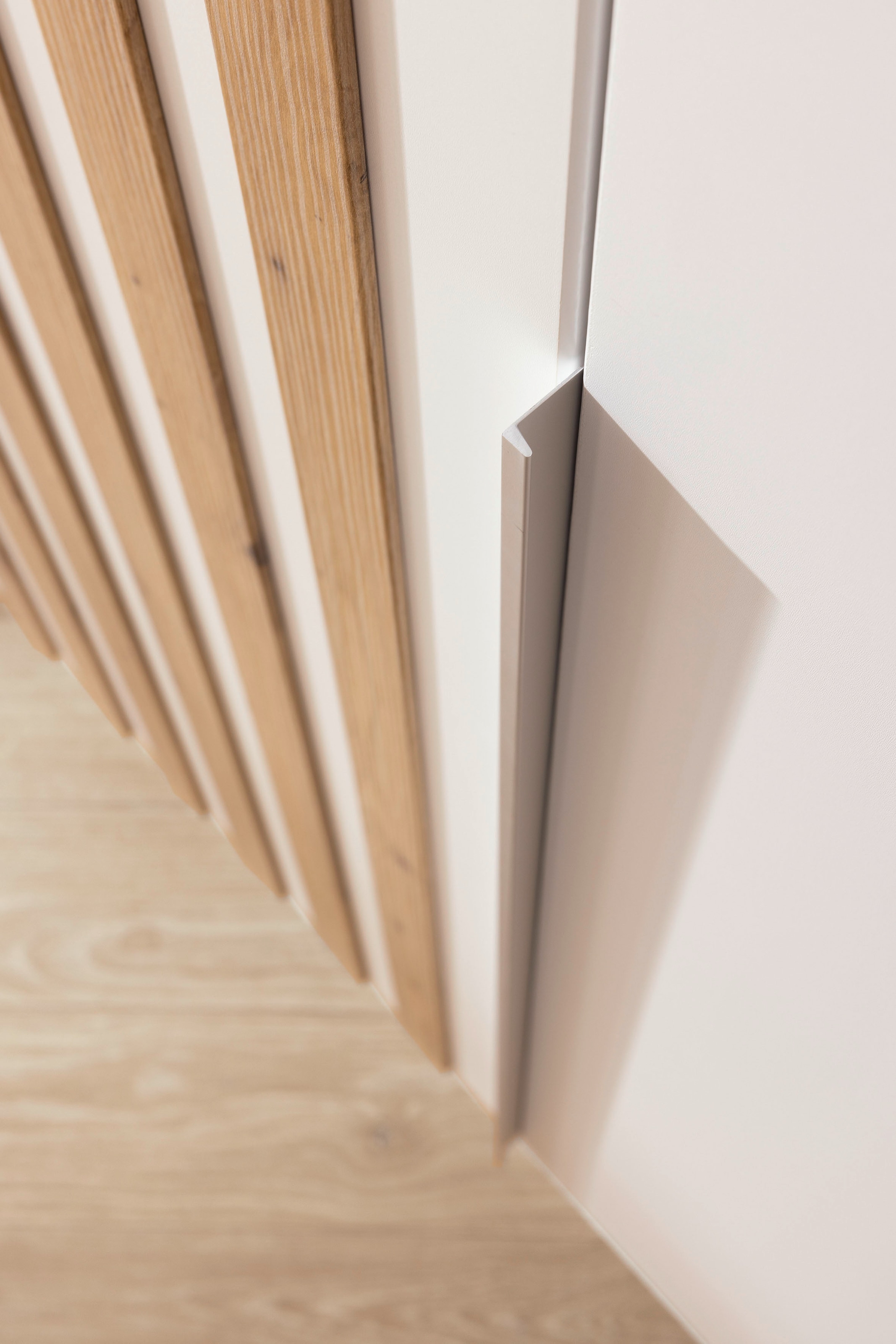 rauch Schlafzimmer-Set »Komplettzimmer Komplettschlafzimmer Komplett Set LAMELLA« Set, Schrank 226cm Bett 160/180cm in 3 Ausstattungen BASIC/CLASSIC/PREMIUM, 4 tlg. tlg.