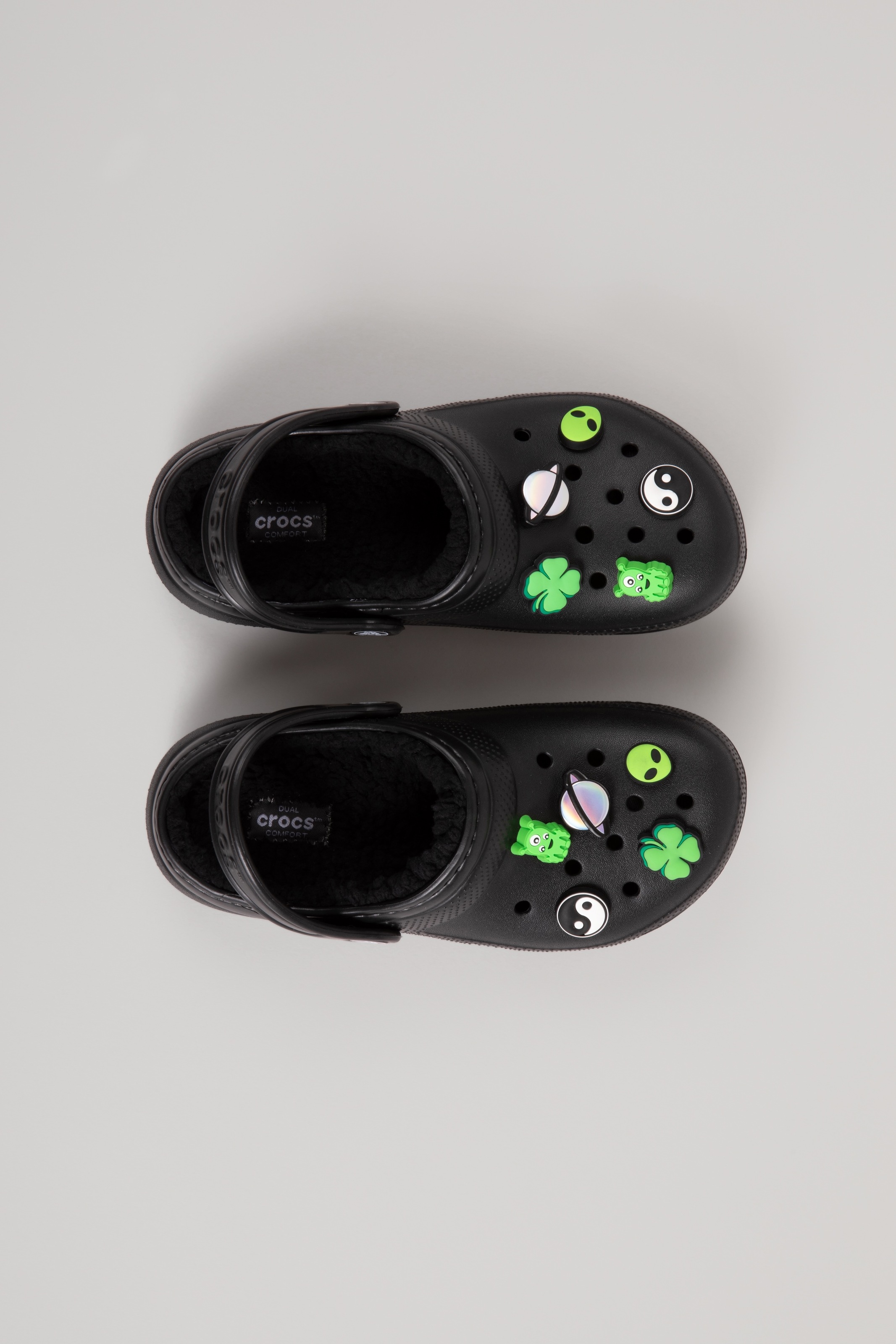 Crocs Clog »Kids' Classic Lined Clog«, Hausschuh, Pantoffel, Schlappen mit Warmfutter