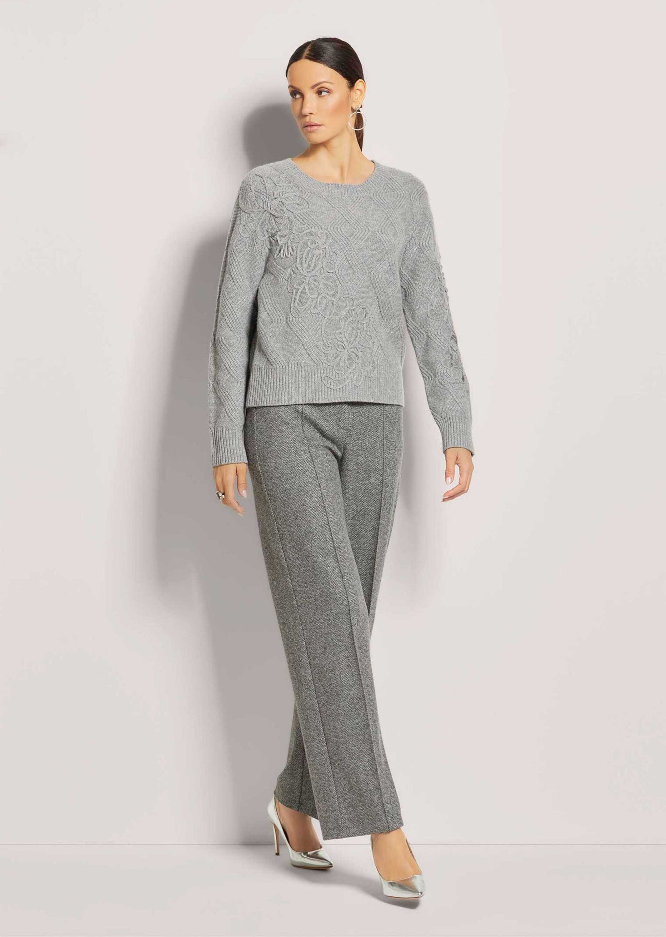 MADELEINE Longpullover »Strickpullover Rundhals-Wollpullover mit Kordelstickerei«