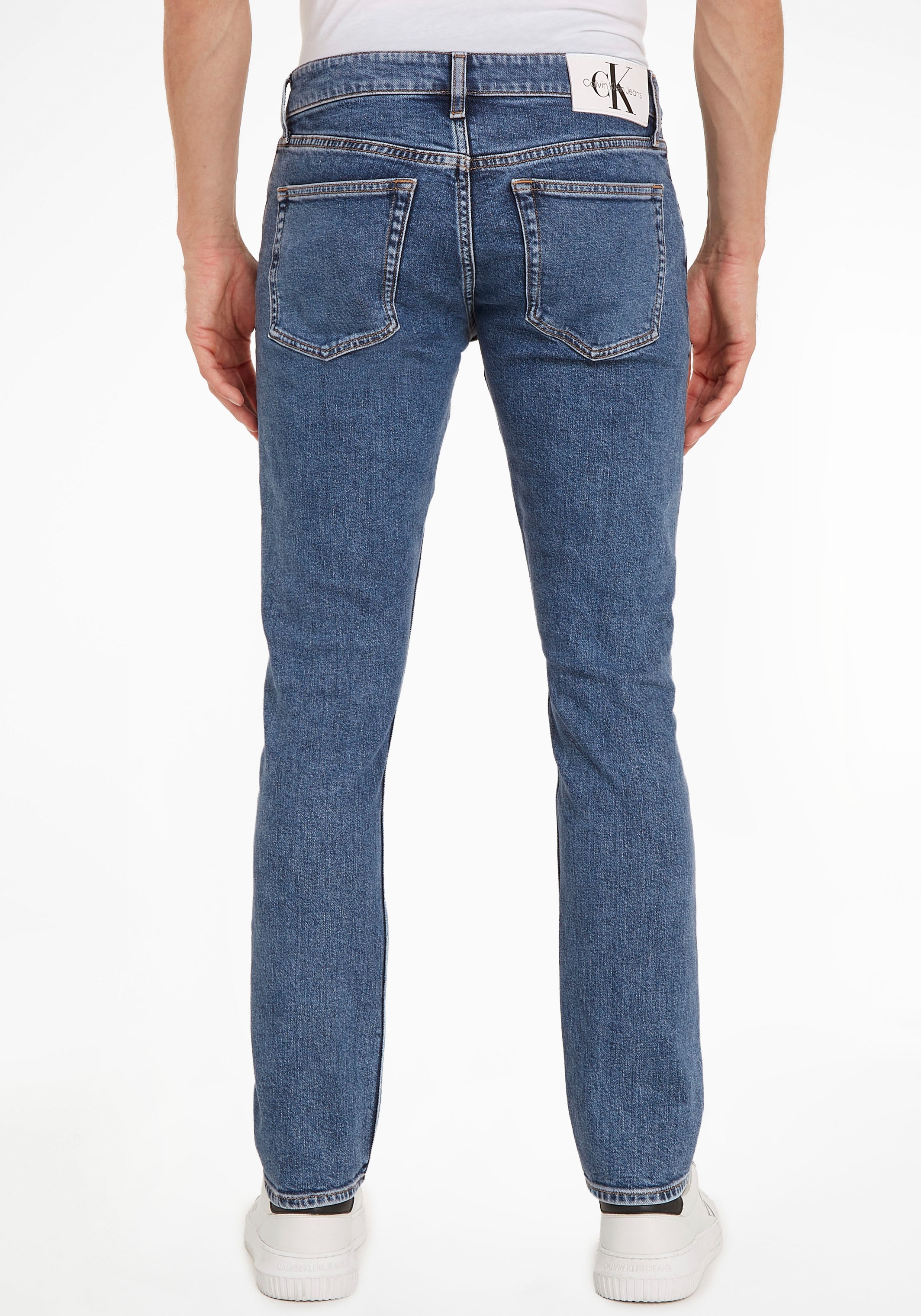 »SLIM ♕ Jeans TAPER«, mit bei Klein Calvin Leder-Badge Tapered-fit-Jeans