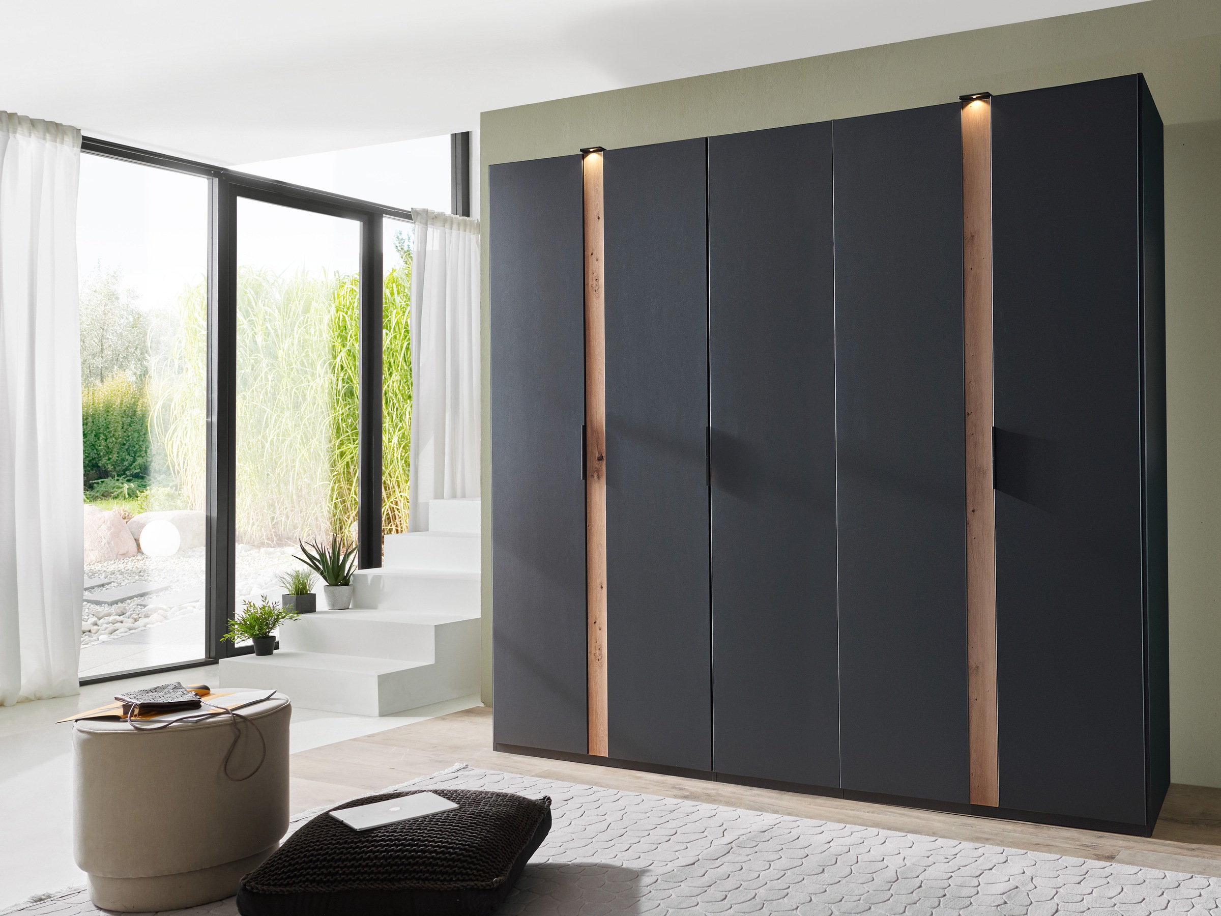Wimex Drehtürenschrank »Rimini by fresh to go, weiß oder graphit mit schwarzen Metallgriffen«, inklusive LED Beleuchtung, 3 Breiten: 200, 250 oder 300cm, 216cm hoch
