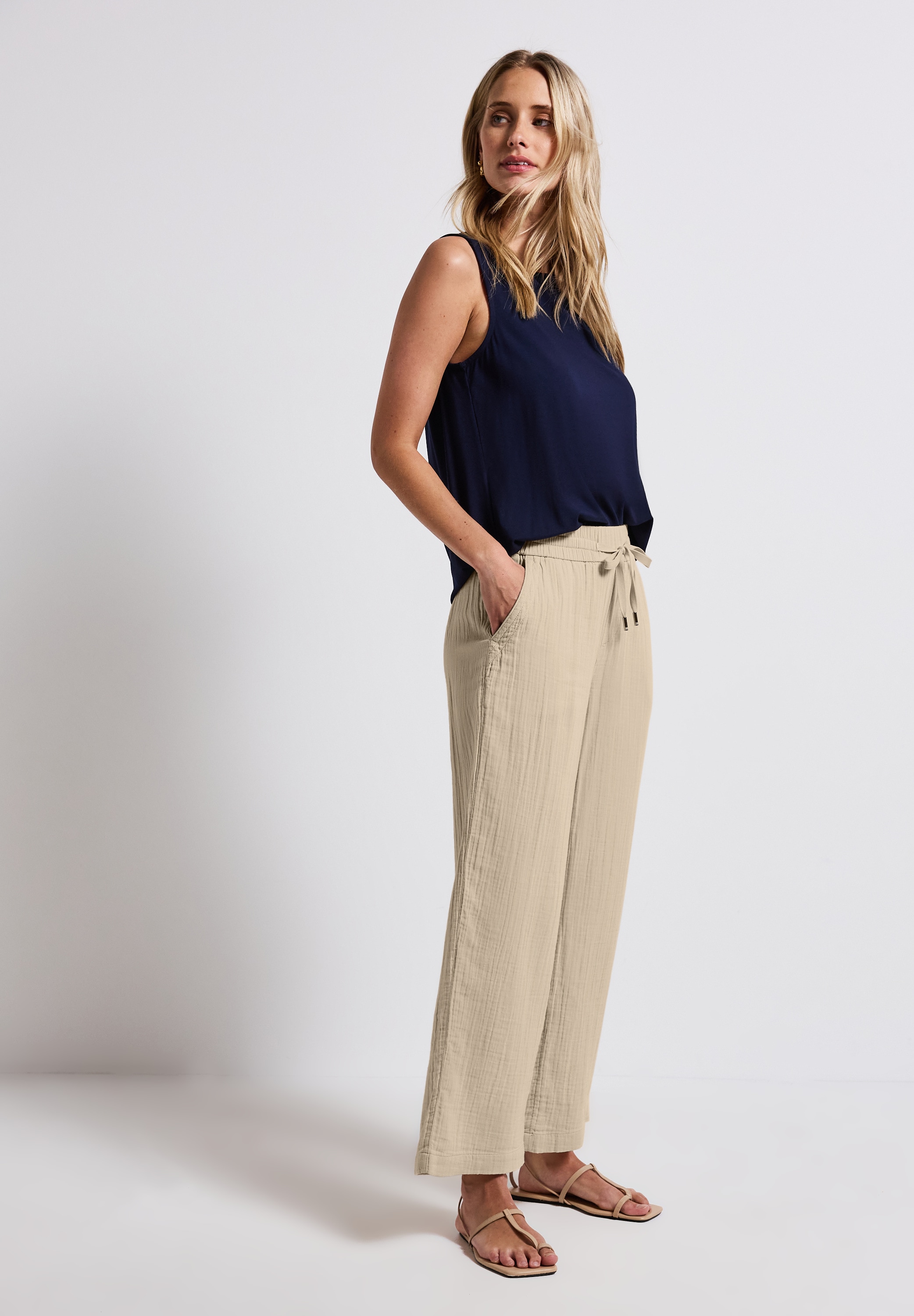 STREET ONE Stoffhose, mit elastischem Bund und Tunnelzug, im Musselin-Look