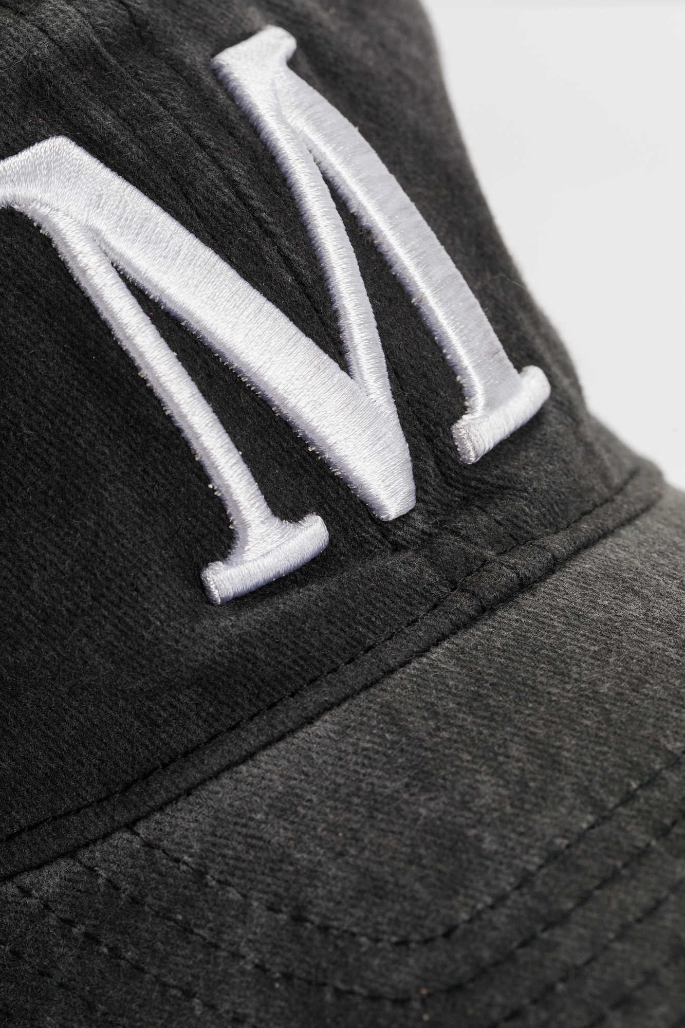 MUSTANG Baseball Cap »"Jamie"« Größenverstellbar, Washed Look, mit großer Stickerei vorne