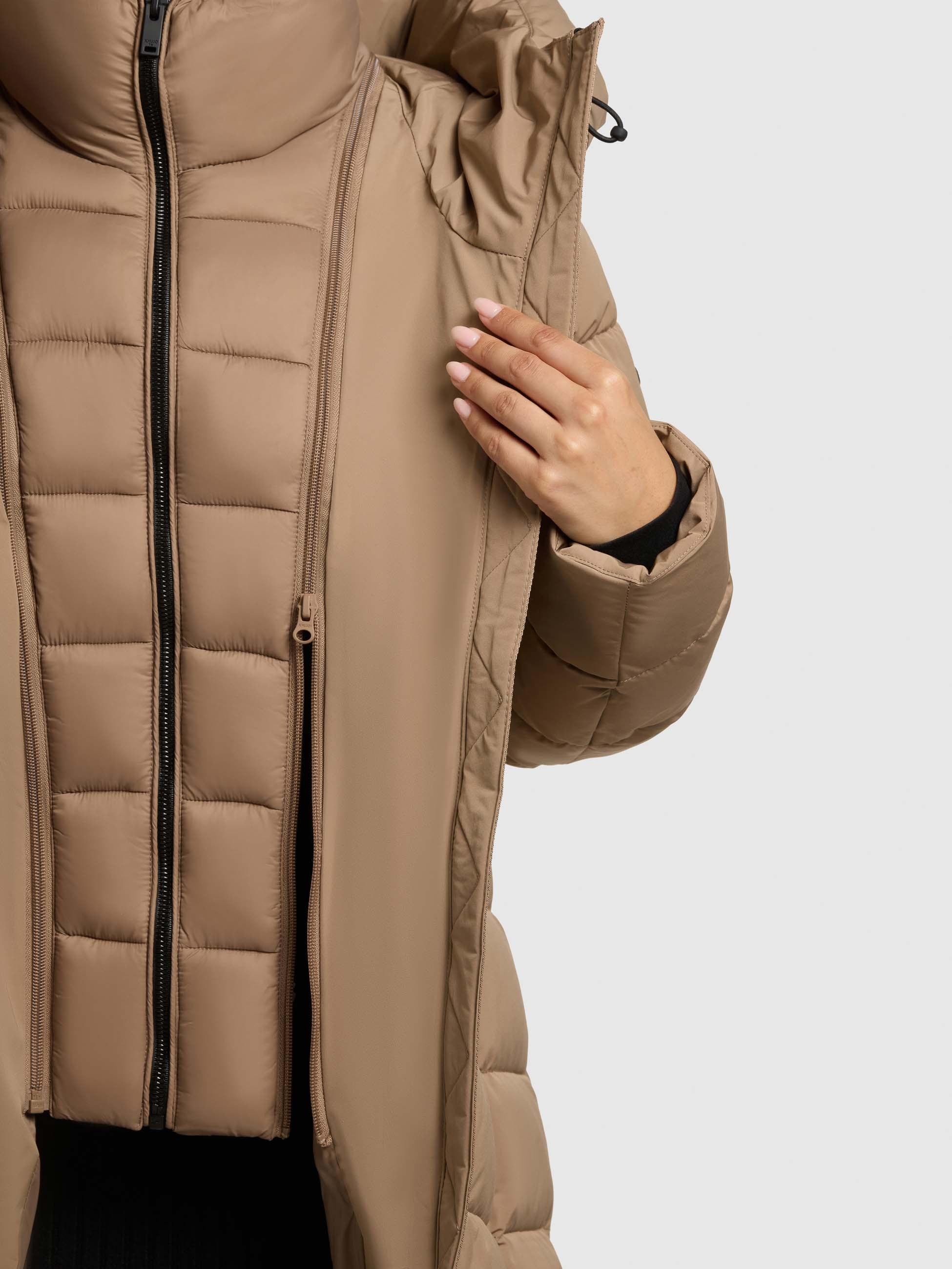 khujo Steppmantel »FISKA«, Kapuze mit elastischem Kordelzug
