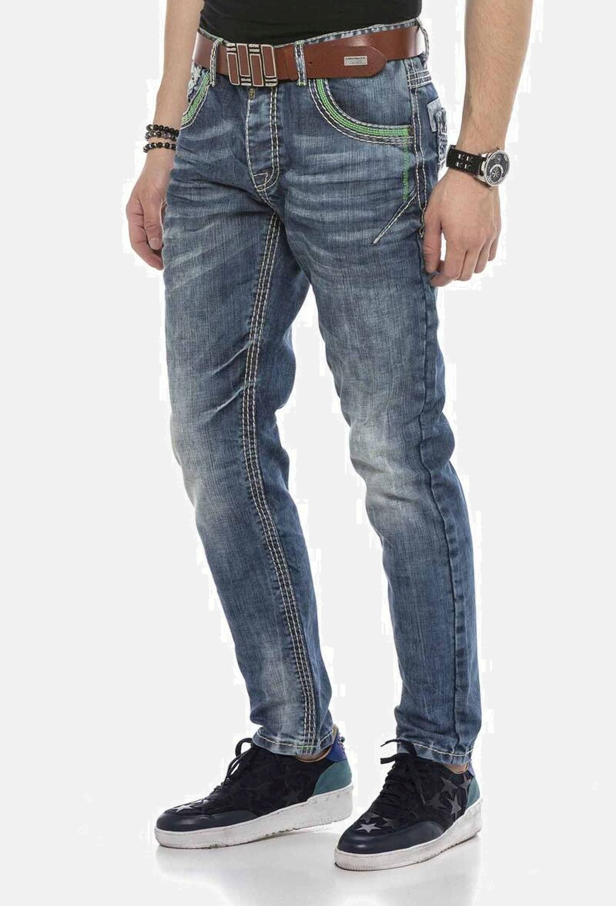 Cipo & Baxx Straight-Jeans »Cipo & Baxx Jeans DENIM« bequeme Jeans mit auffälligen Ziernähten, CD597