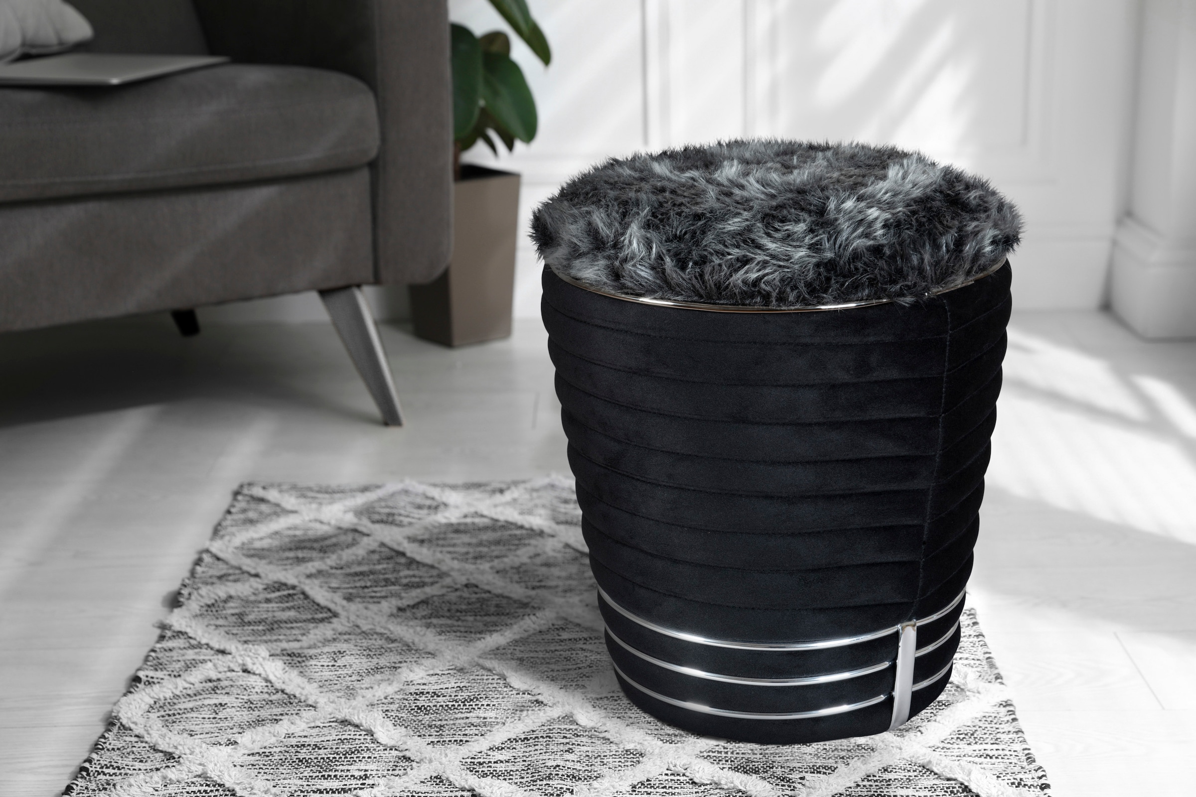 Kayoom Sitzhocker »Hocker Doric, trendiger Look, ästhetische Farbgebung, schöne Steppung«, (1 St.), komfortabel, hochqualitativ, pflegeleicht, hochwertige Materialien