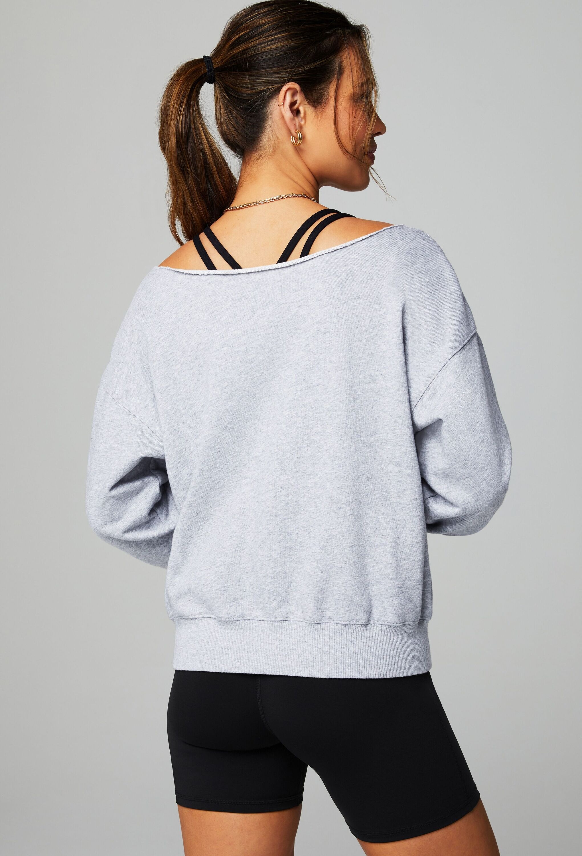 Fabletics Sweatshirt »Fabletics Sweatshirt Year Round Terry«, aus recycelten Materialien
