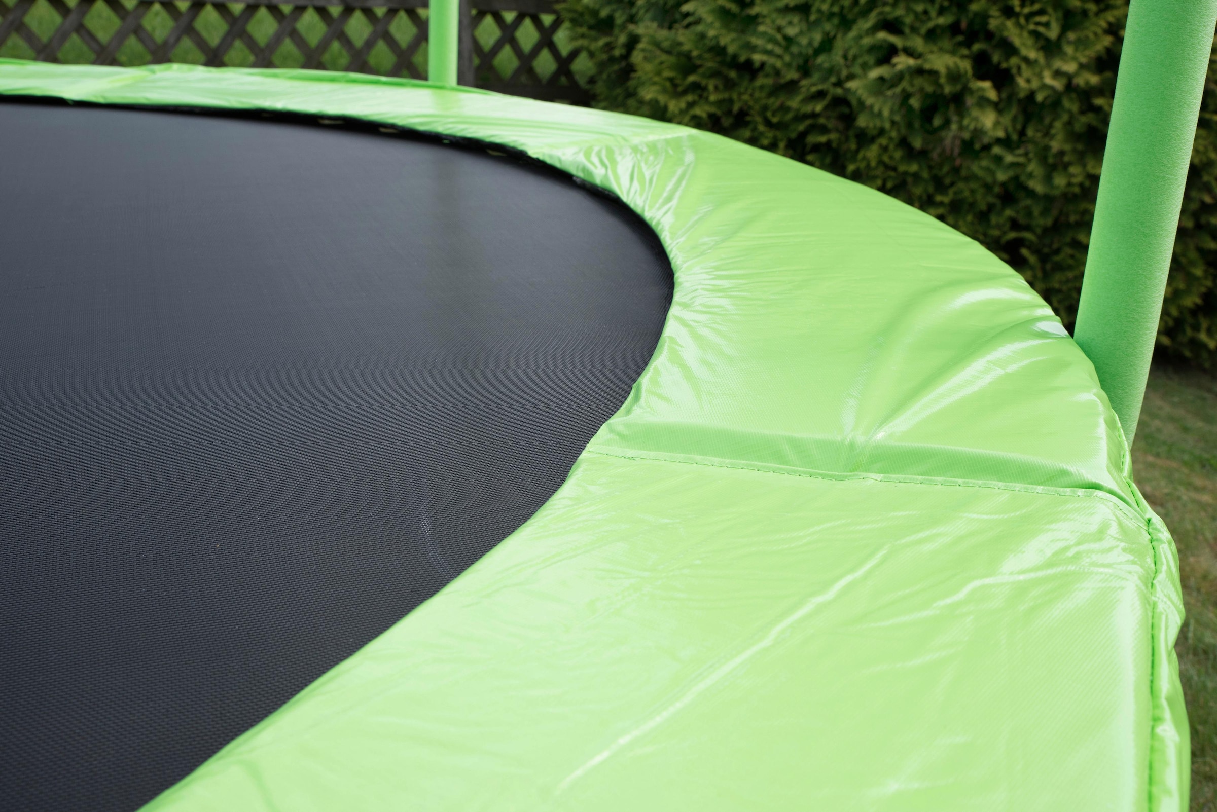 STAMM SPORTS Gartentrampolin »SS-GT«, Ø 366 cm, (3 tlg.), Anti-Roll-Over-Schutz, farbig verkleidete Netzpfosten