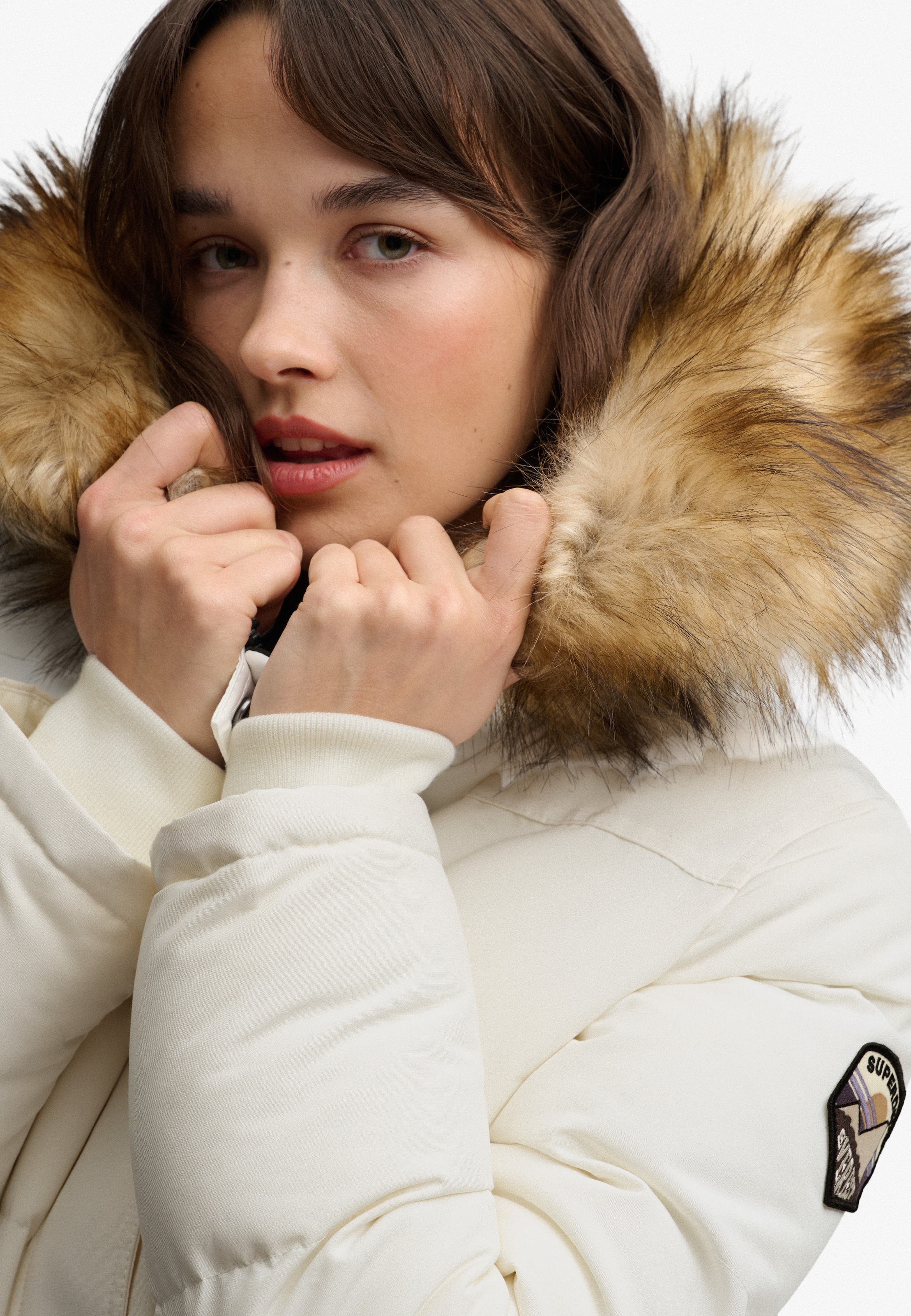 Superdry Steppjacke »EVEREST HOODED BOMBER JKT« mit Kapuze Kunstfaser, slim fit