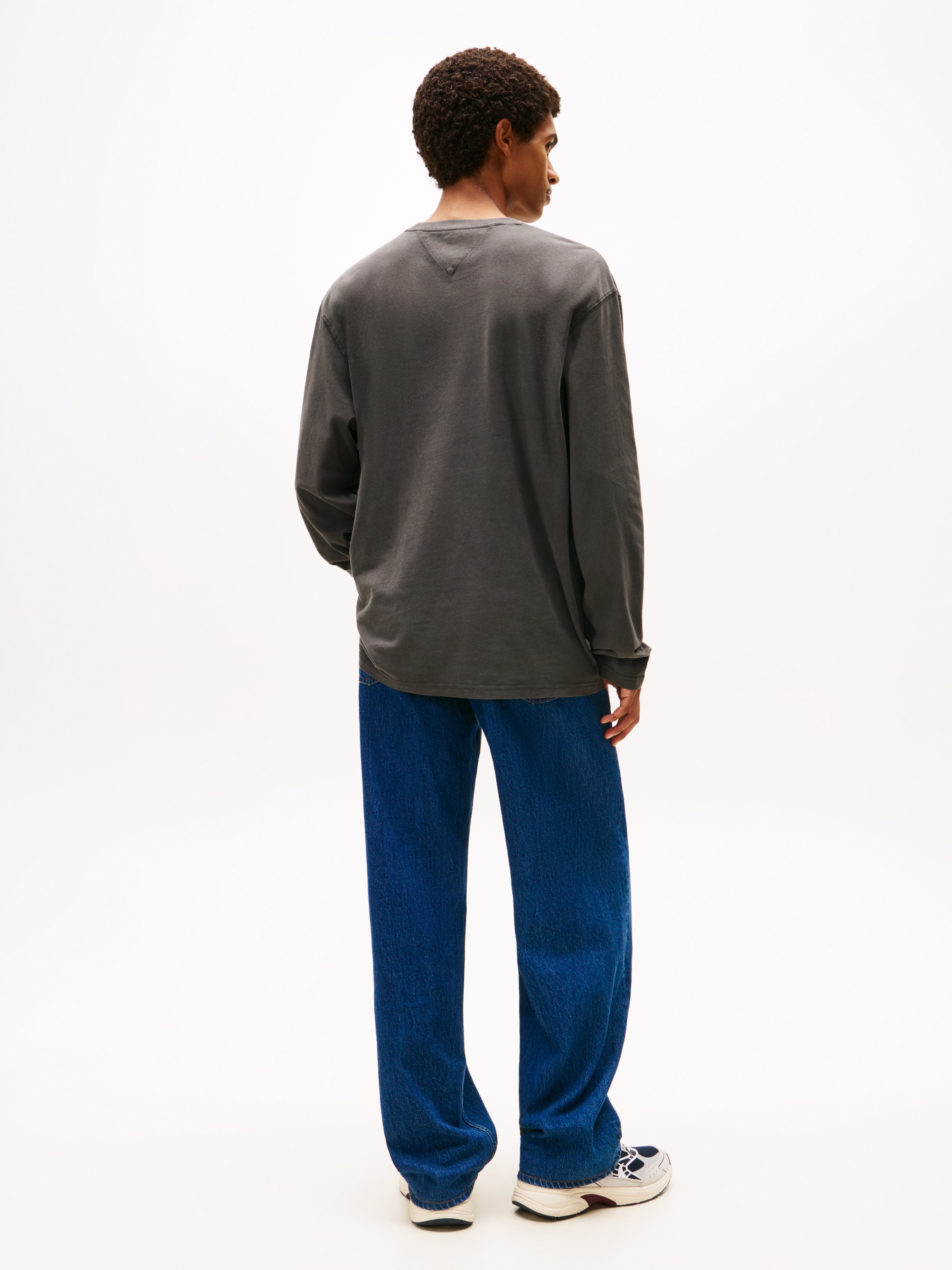 Tommy Jeans Langarmshirt »Classic Relaxed Fit«, Rundhals, Jersey, großes Logo am Ärmel