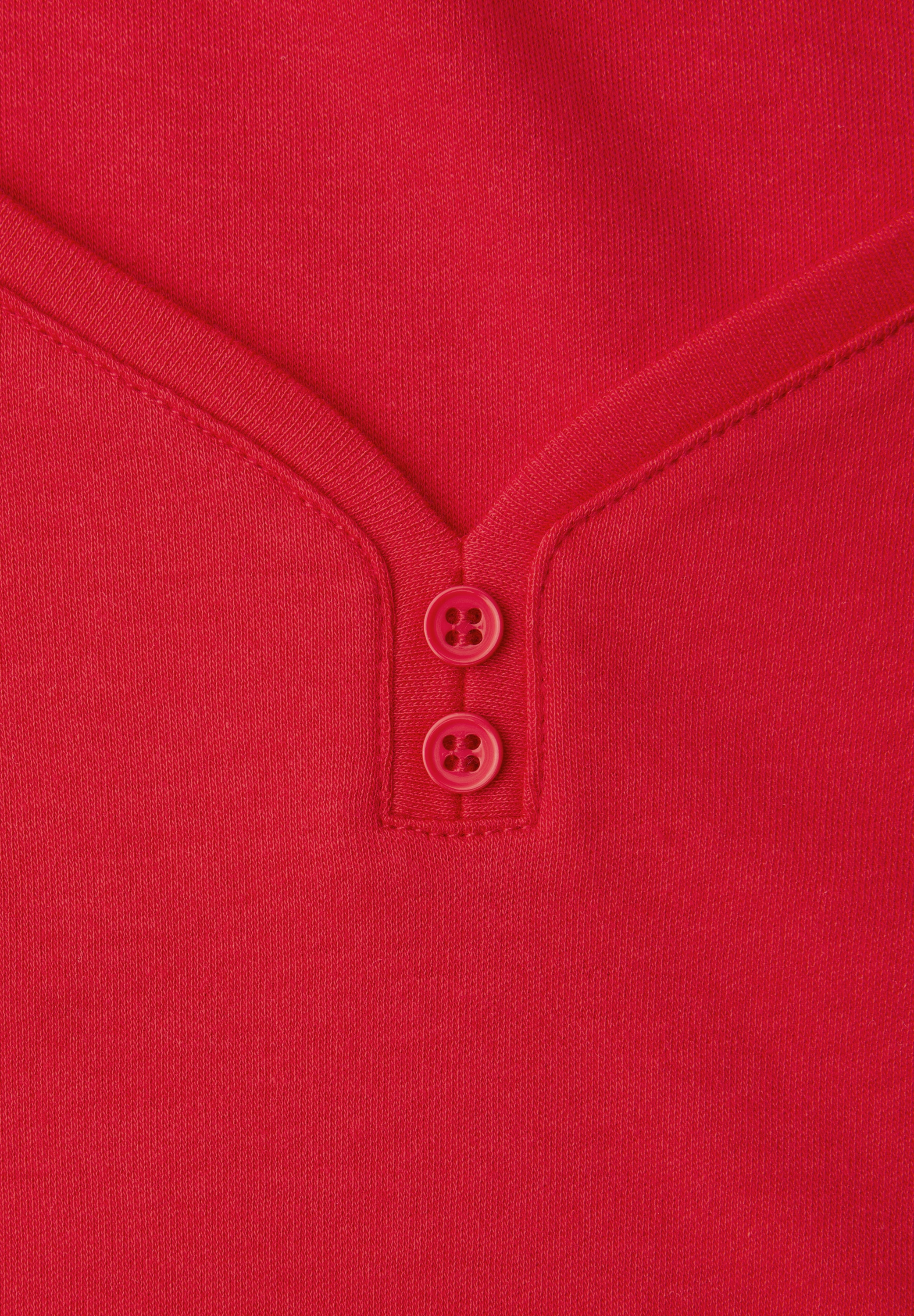 STREET ONE Shirttop mit gerundetem V-Ausschnitt und Knopf-Detail