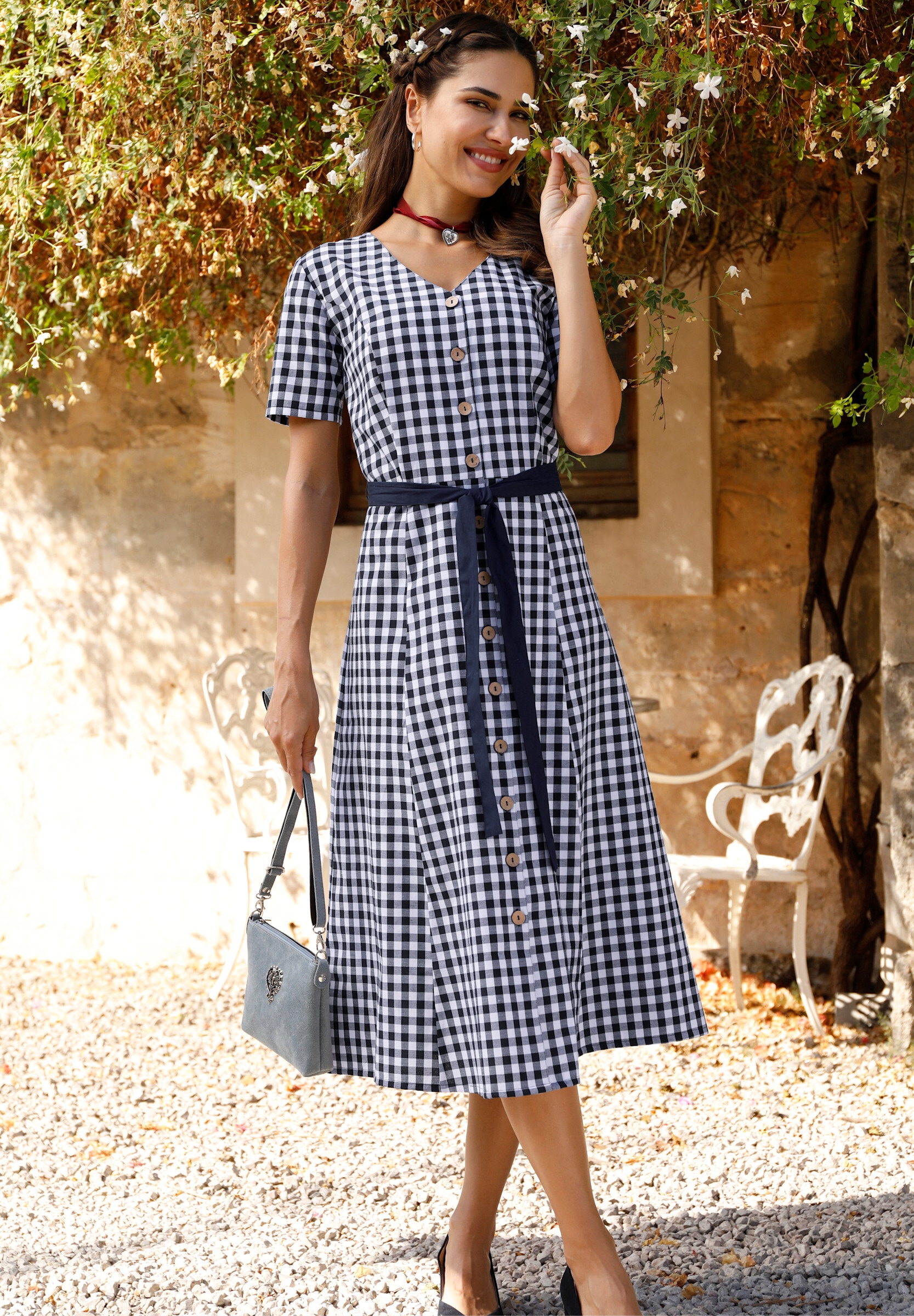 Sieh an! Trachtenkleid »Trachtenkleid Trachtenkleid mit Bindegürtel mit Bindegürtel« Ohne Taschen